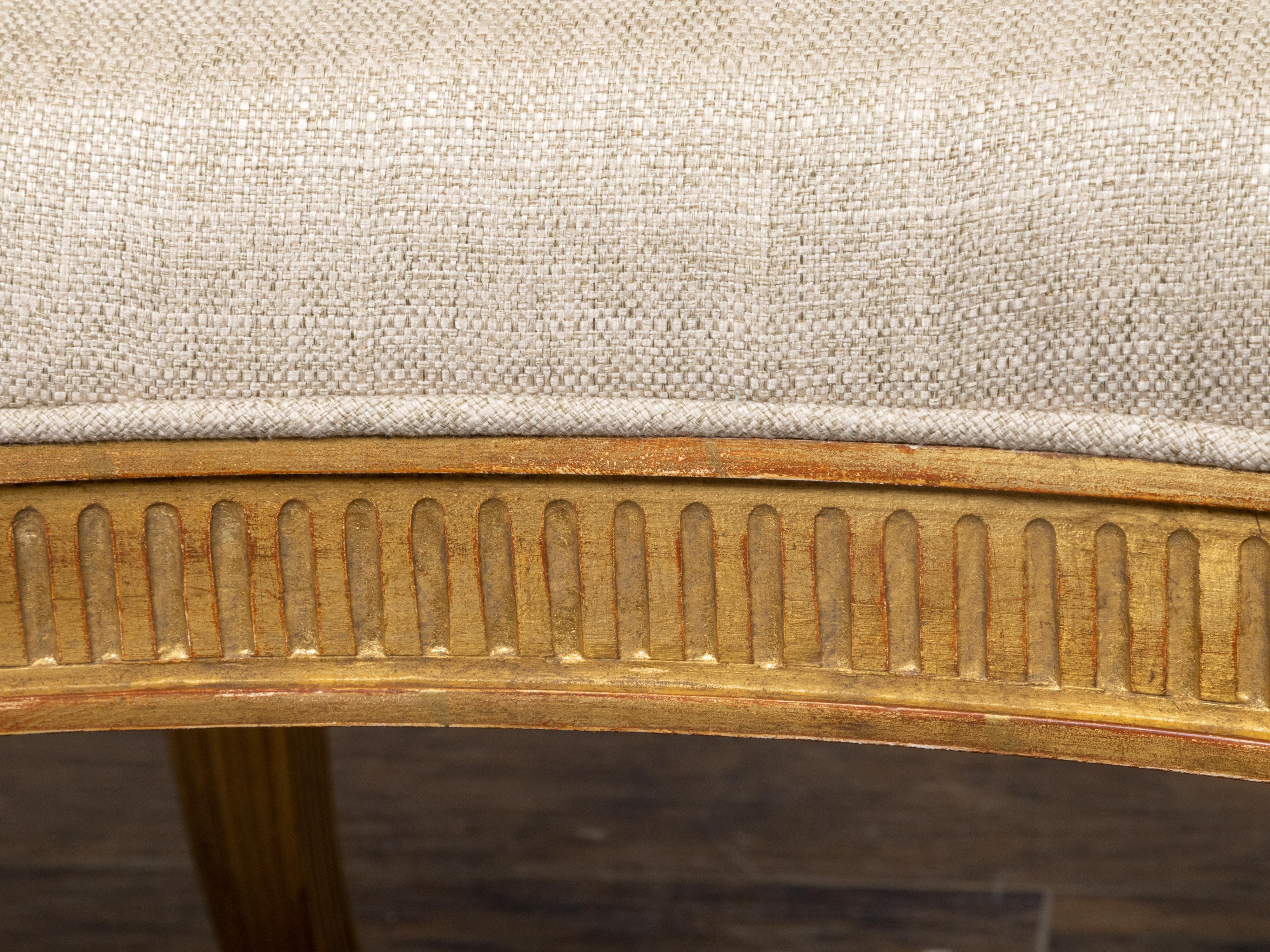 Paire de tabourets en bois doré de style directoire français du milieu du siècle avec tapisserie neuve en vente 1