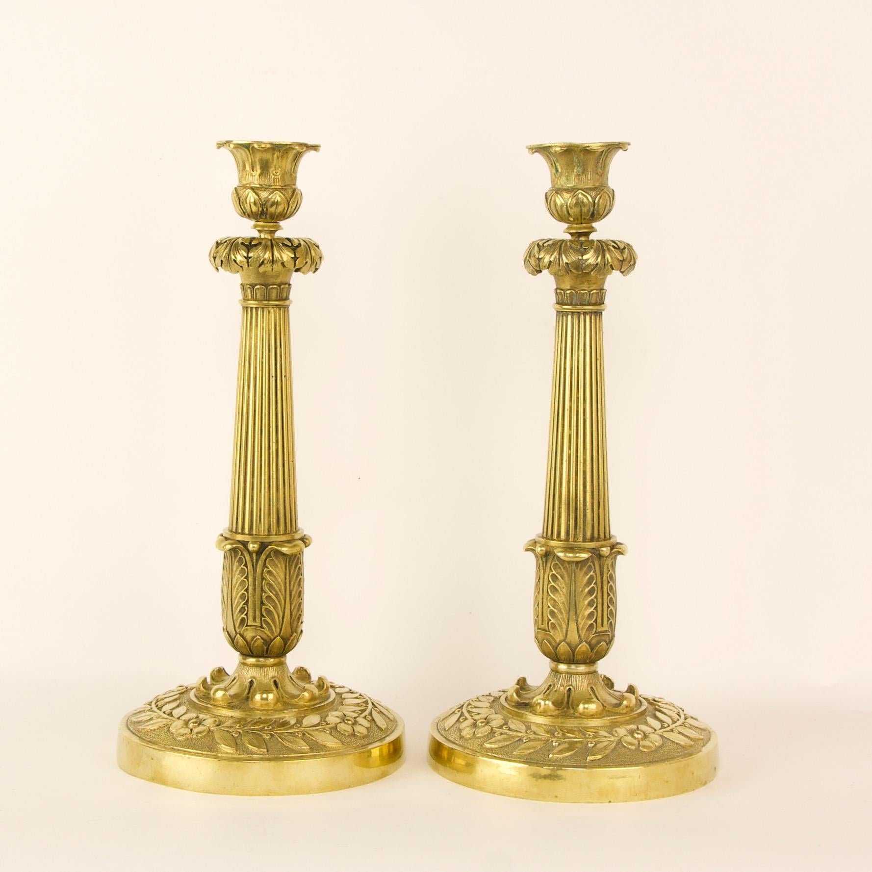 Pair of French Early 19th Century Empire Gilt-Bronze Candlesticks, circa 1820 In Good Condition For Sale In Berlin, DE