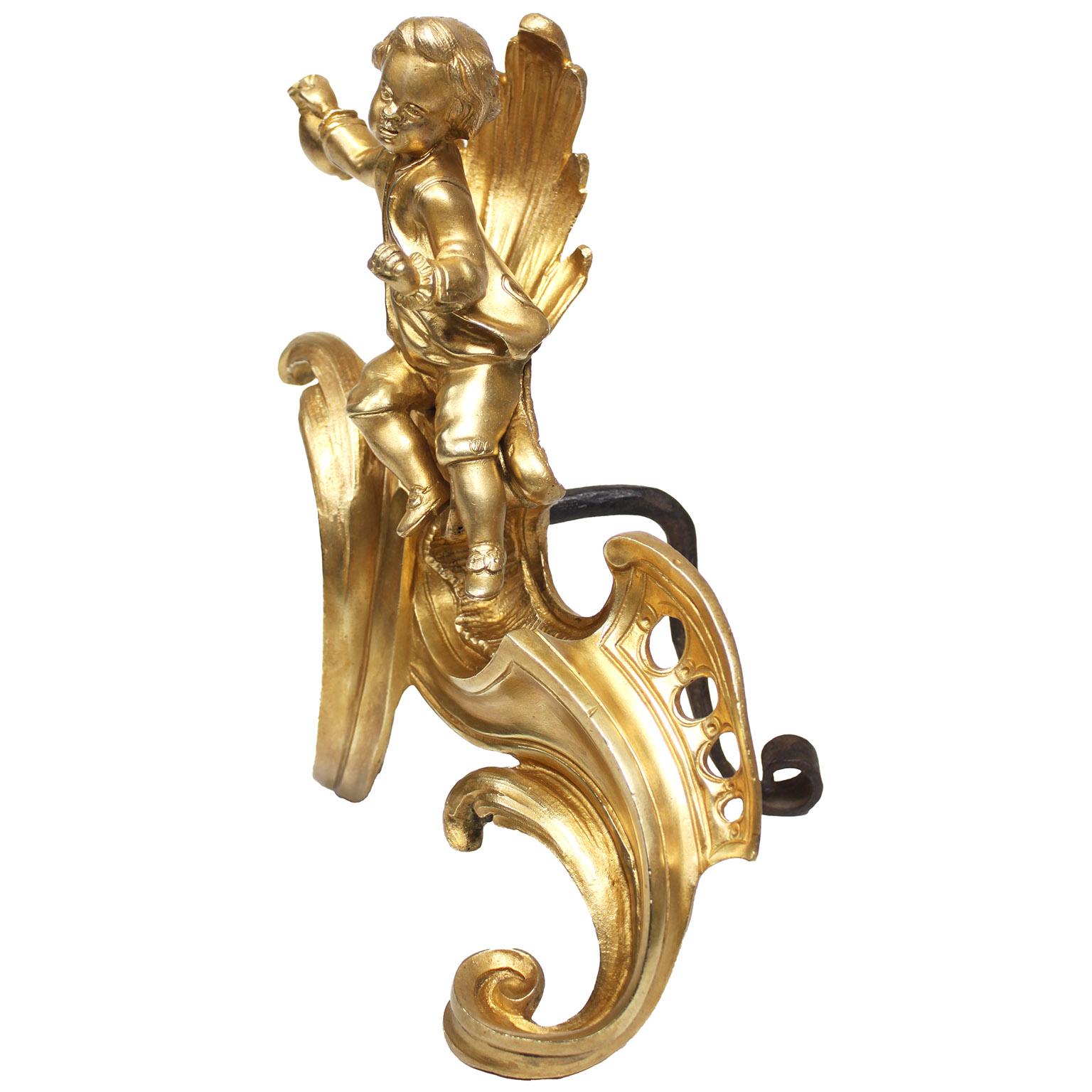 Paire d'andirons Chenets en bronze doré de style Louis XV du début du 19ème siècle en vente 1