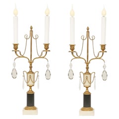 Pareja de candelabros franceses de principios del siglo XIX en estilo Luis XVI