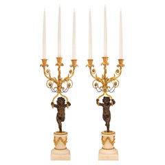Paire de candélabres français de style Louis XVI du début du XIXe siècle