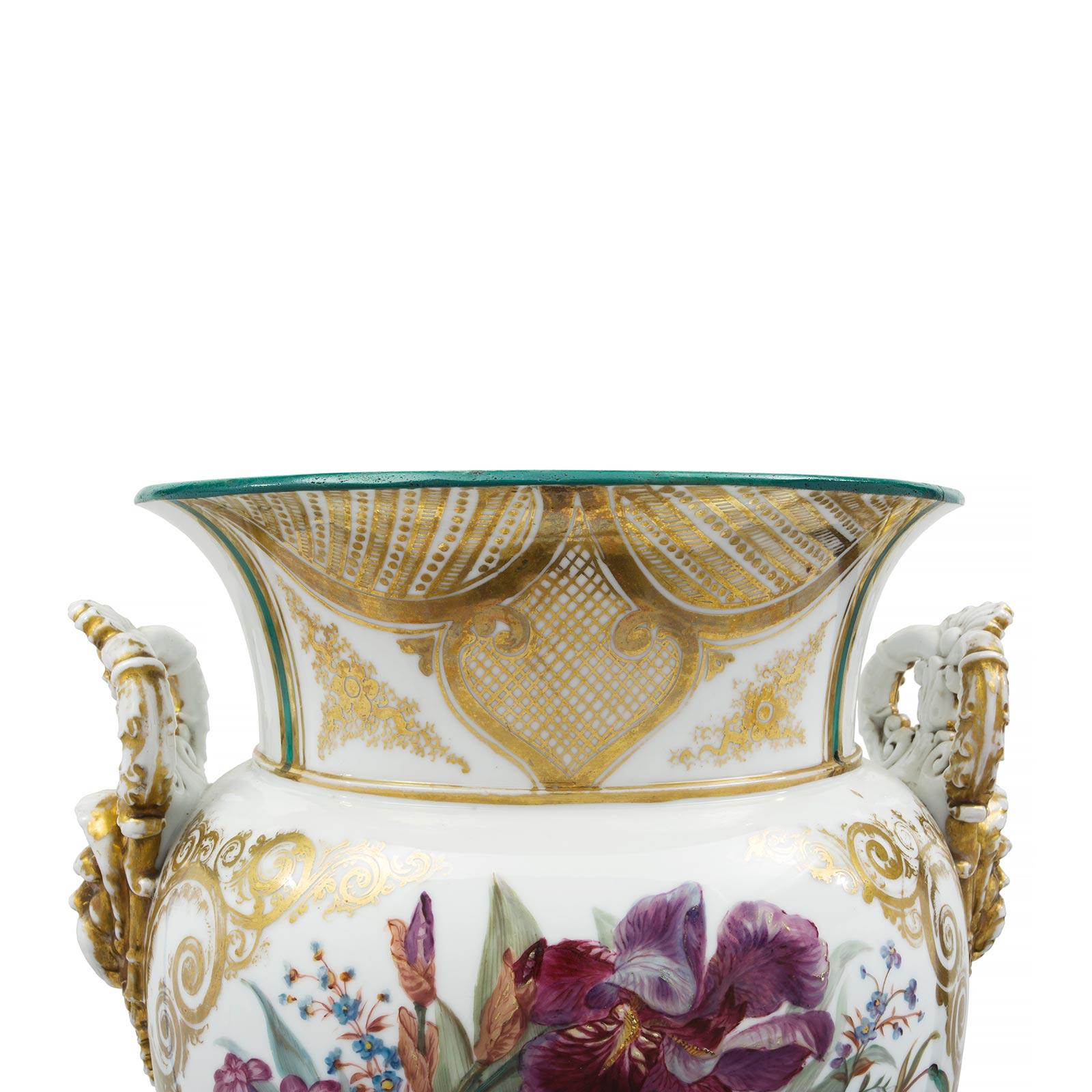 Paire de vases en porcelaine de Sèvres de style Louis XVI du début du XIXe siècle français Bon état - En vente à West Palm Beach, FL