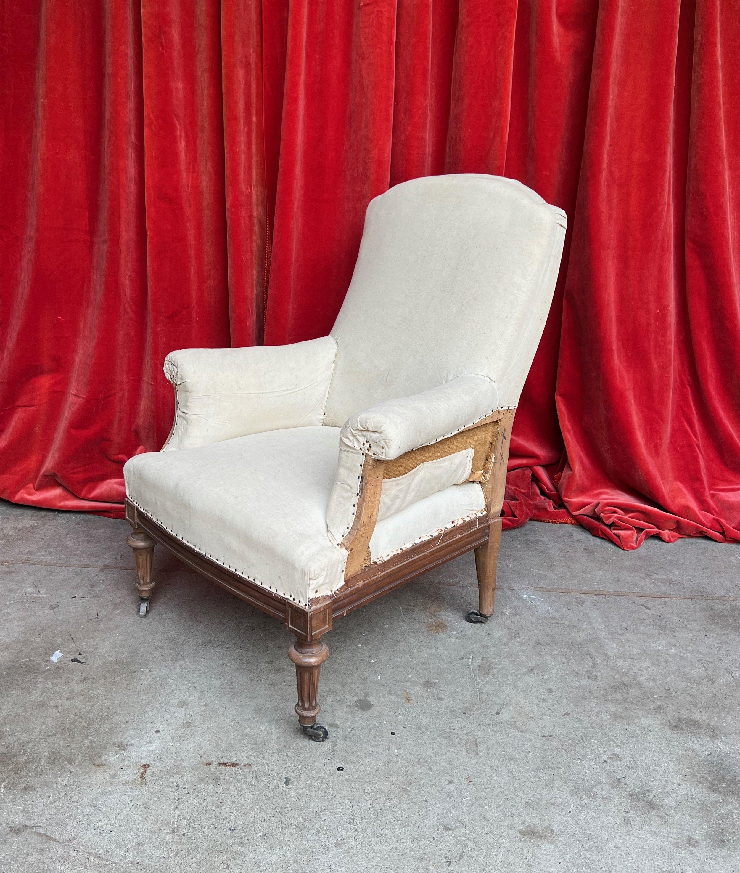 Pair of French Early 20th Century Armchairs with Exposed Wood Frames In Good Condition In Buchanan, NY