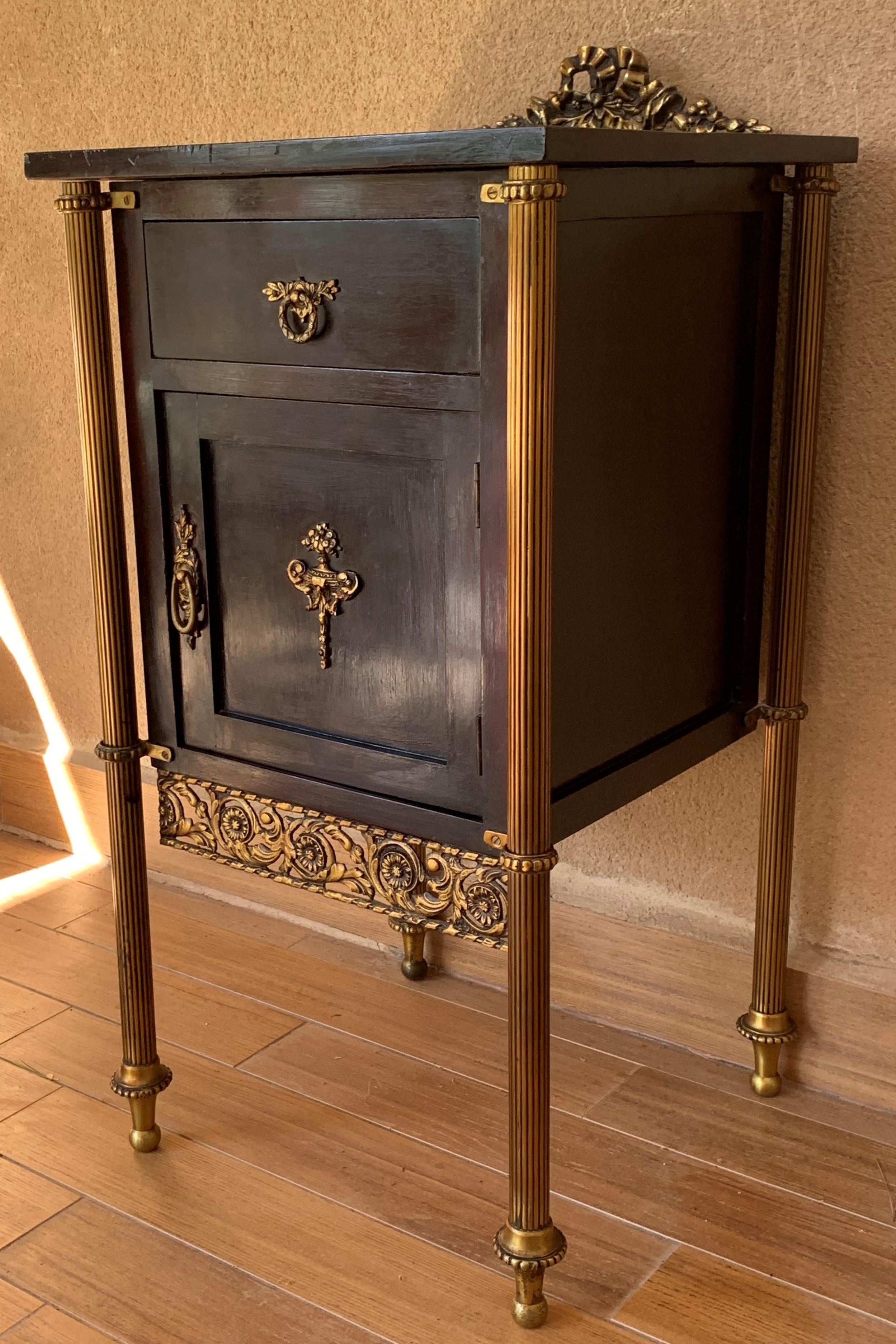 Pair of French Ebonized Mahogany Nightstands with Fluted Bronze Columns For Sale 2