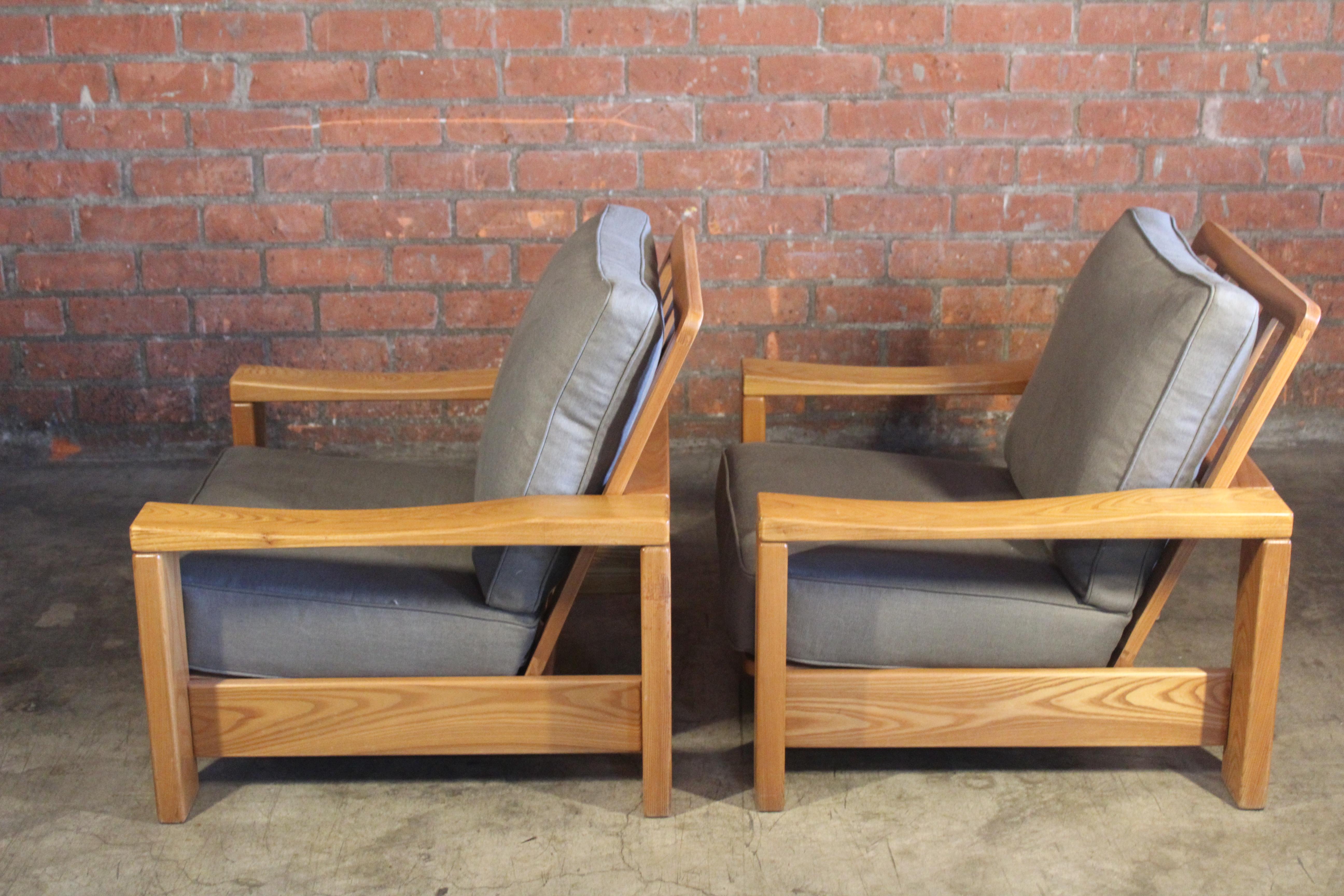 Pair of French Elm Wood Lounge Chairs, 1970s 4