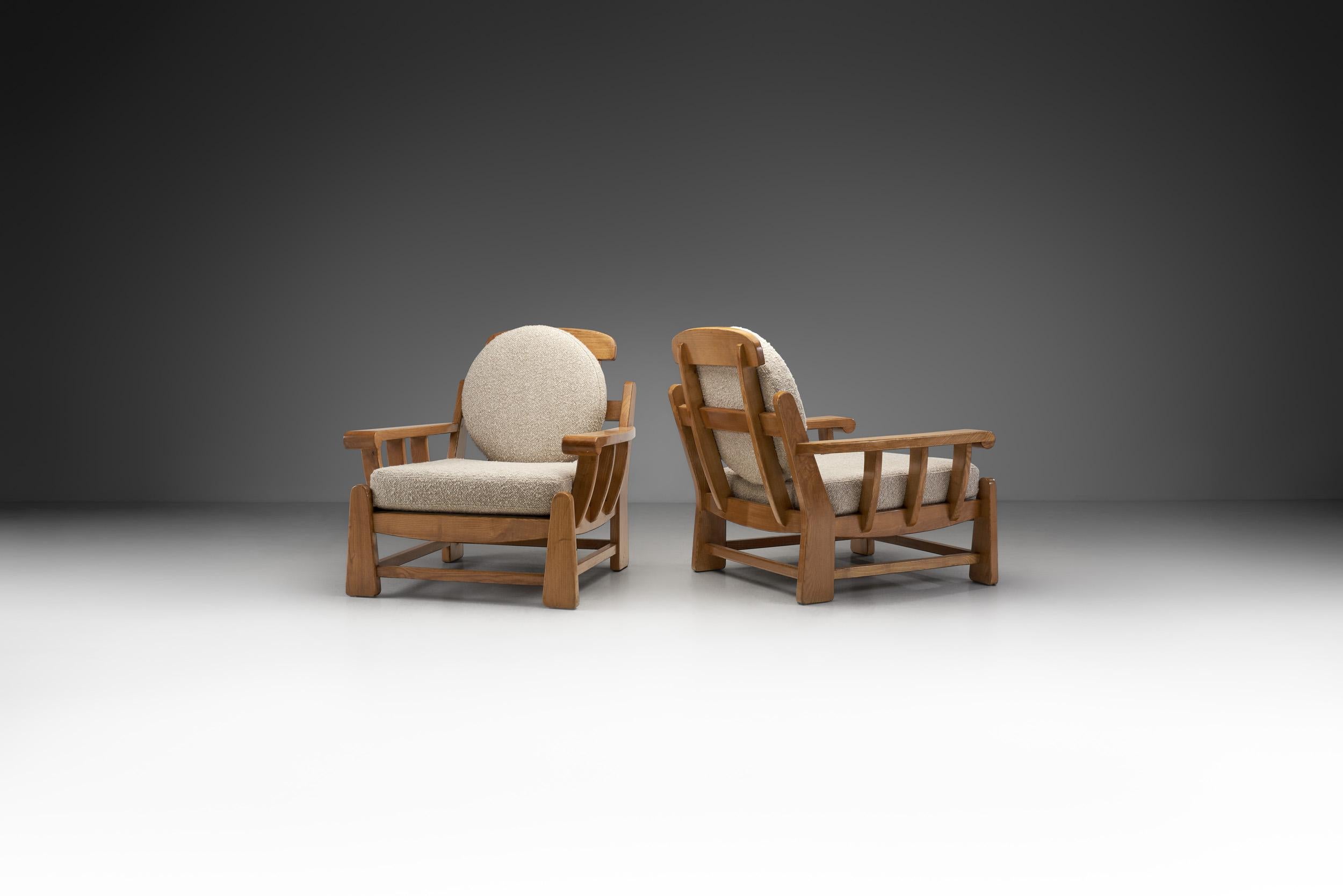 Paire de chaises longues en bois d'orme français par Maison Regain, France 1970 Bon état - En vente à Utrecht, NL