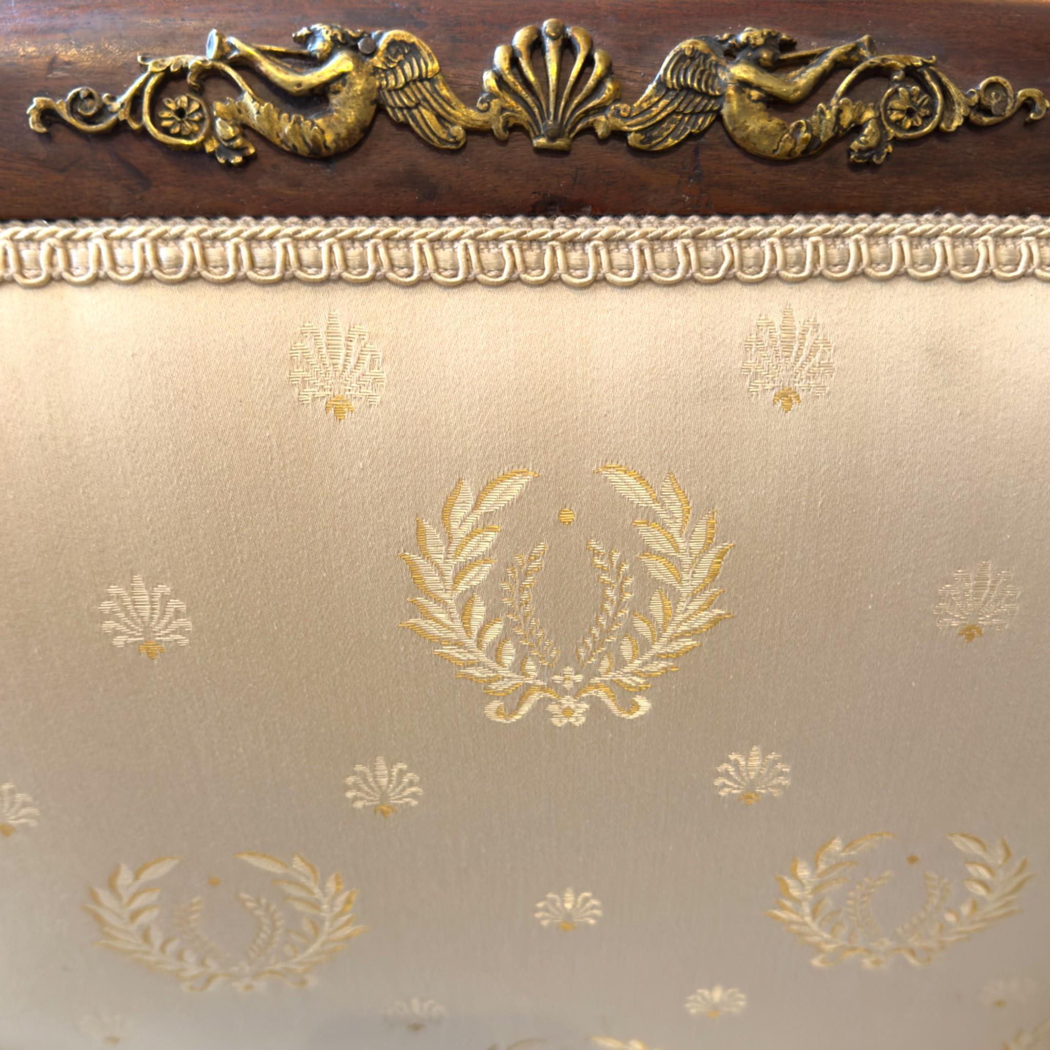 Paire de fauteuils Empire français avec montures en bronze doré, vers 1810 en vente 3