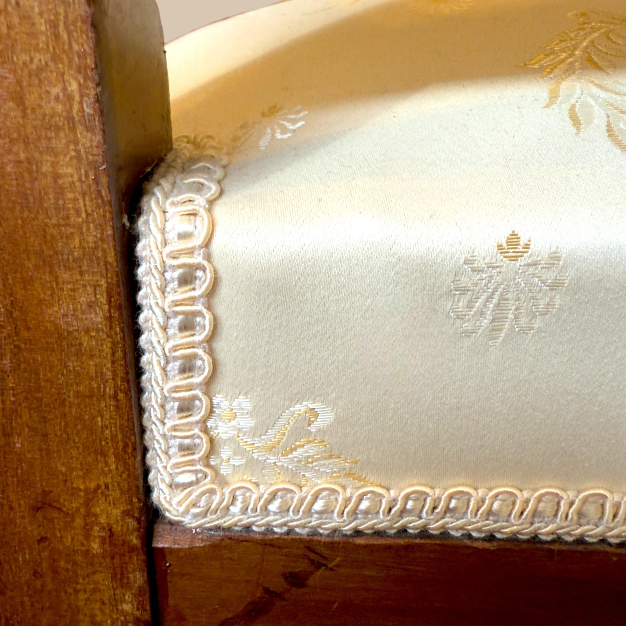 Paire de fauteuils Empire français avec montures en bronze doré, vers 1810 en vente 6