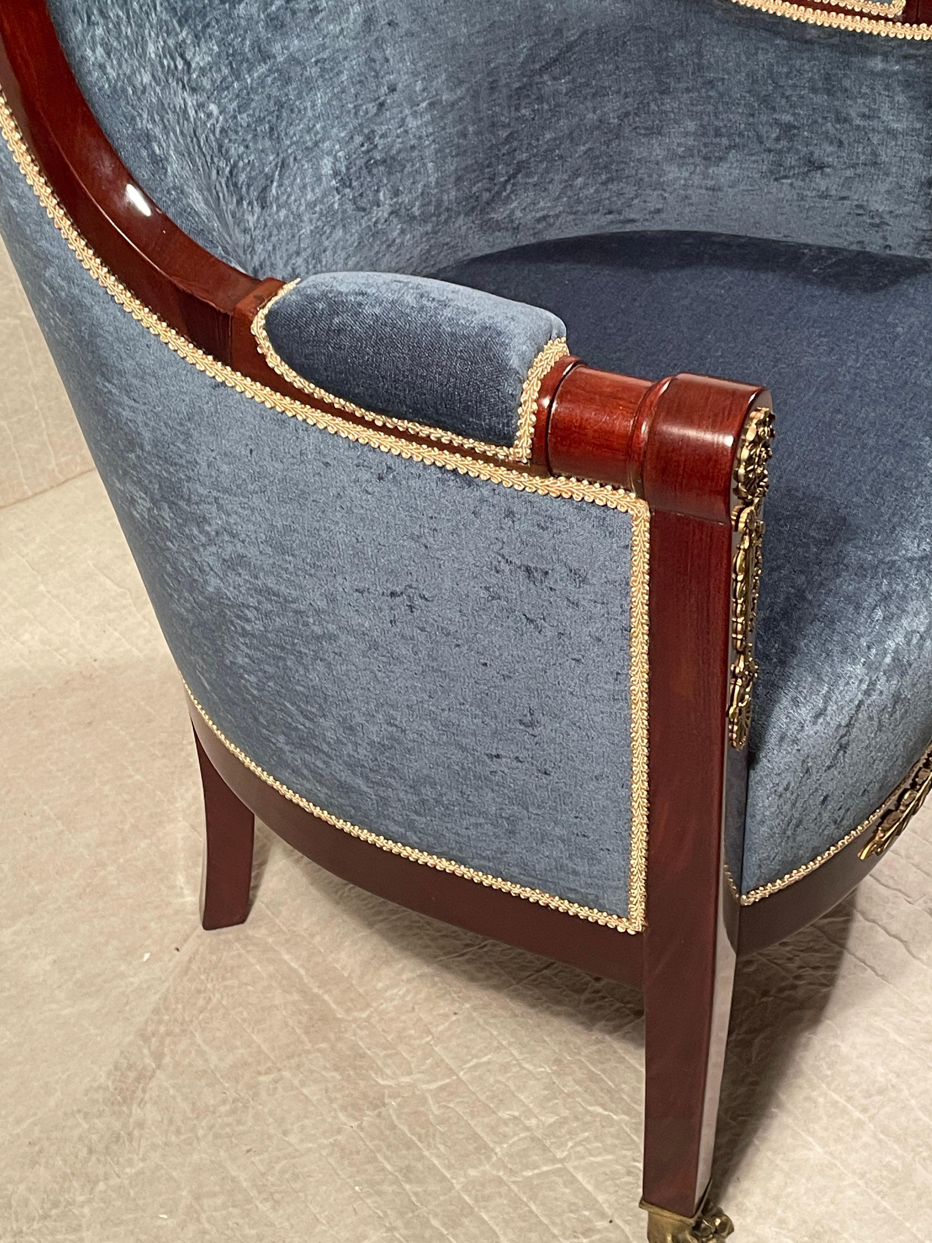 Pair of French Empire Barrel Armchairs, 19th century For Sale 4