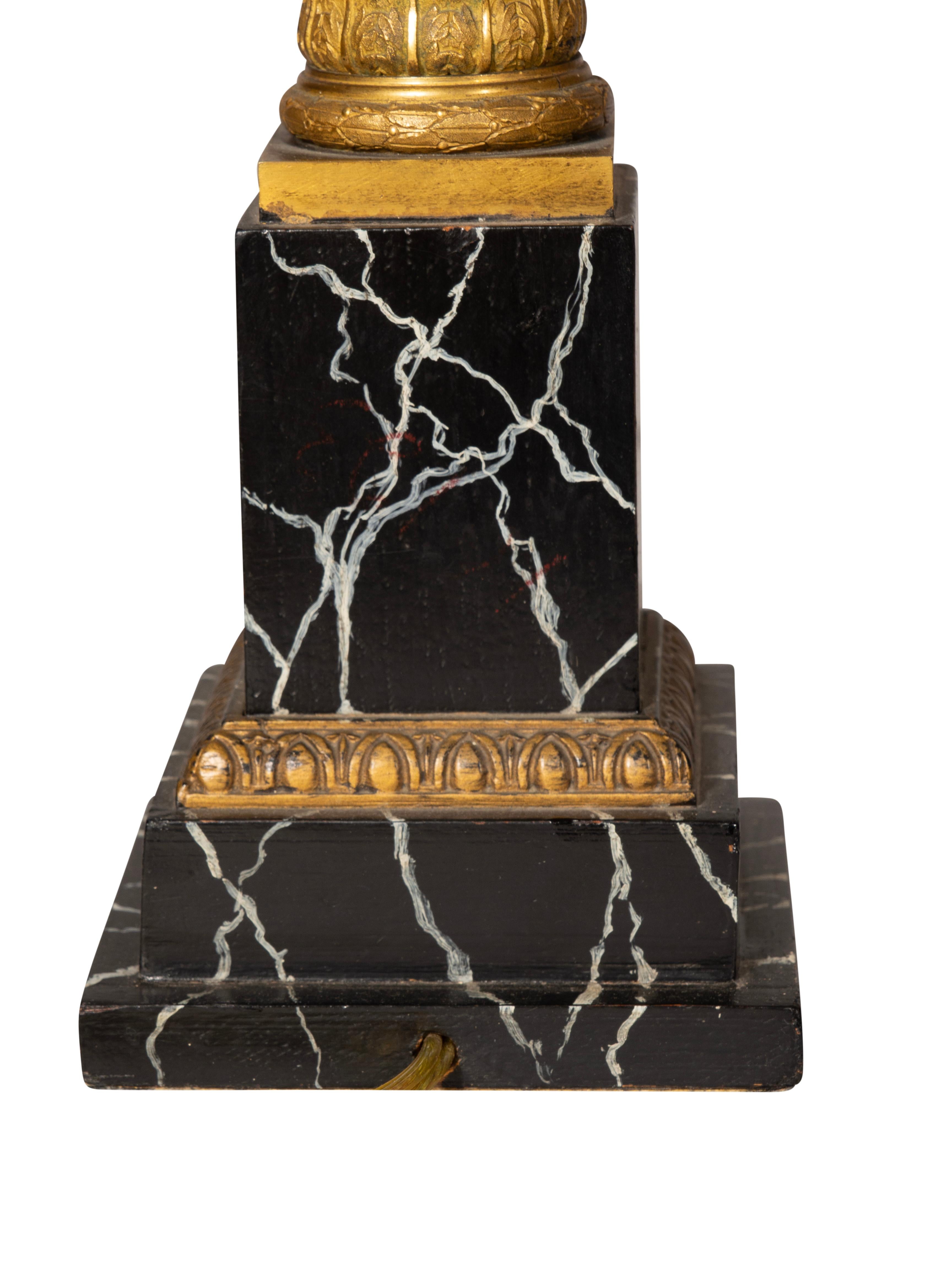 Pareja De Lámparas De Mesa Imperio Francés De Bronce Y Mármol De Imitación en venta 7