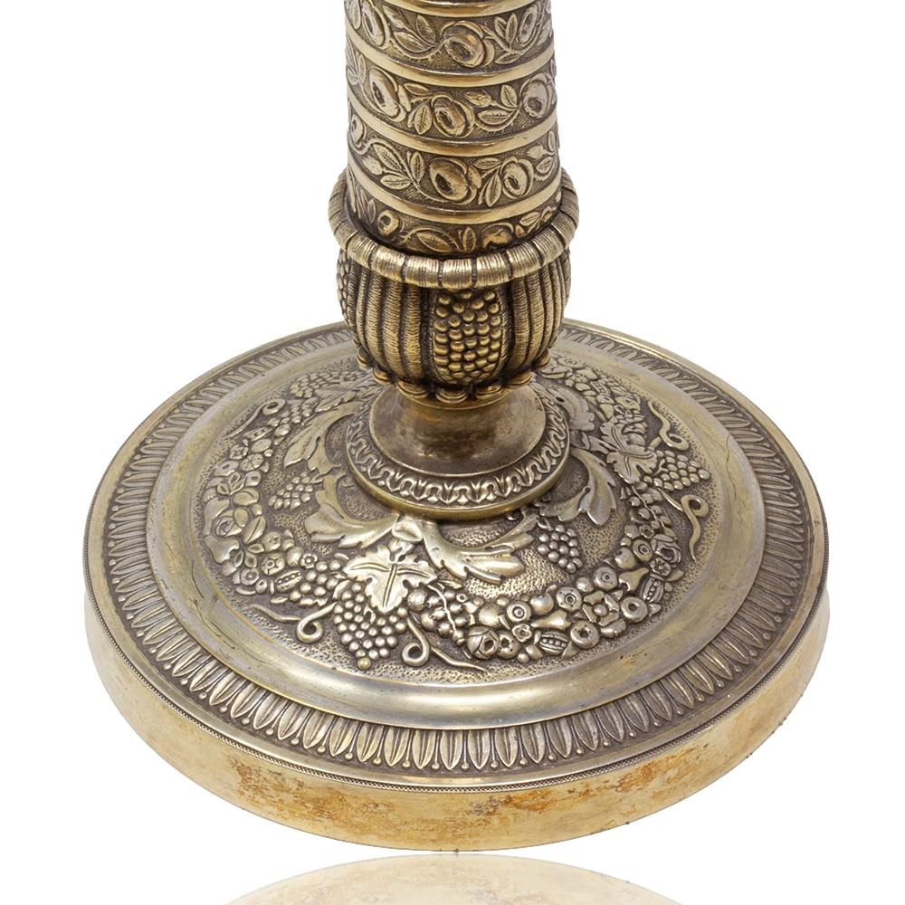 Paar französische Empire-Kronleuchter aus Bronze und vergoldetem Quecksilber im Angebot 12