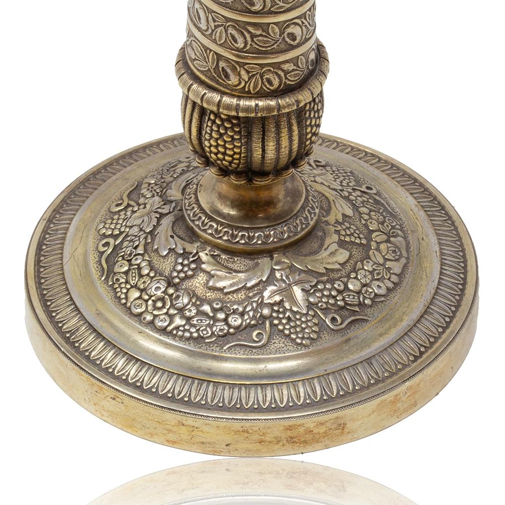 Paar französische Empire-Kronleuchter aus Bronze und vergoldetem Quecksilber im Angebot 13