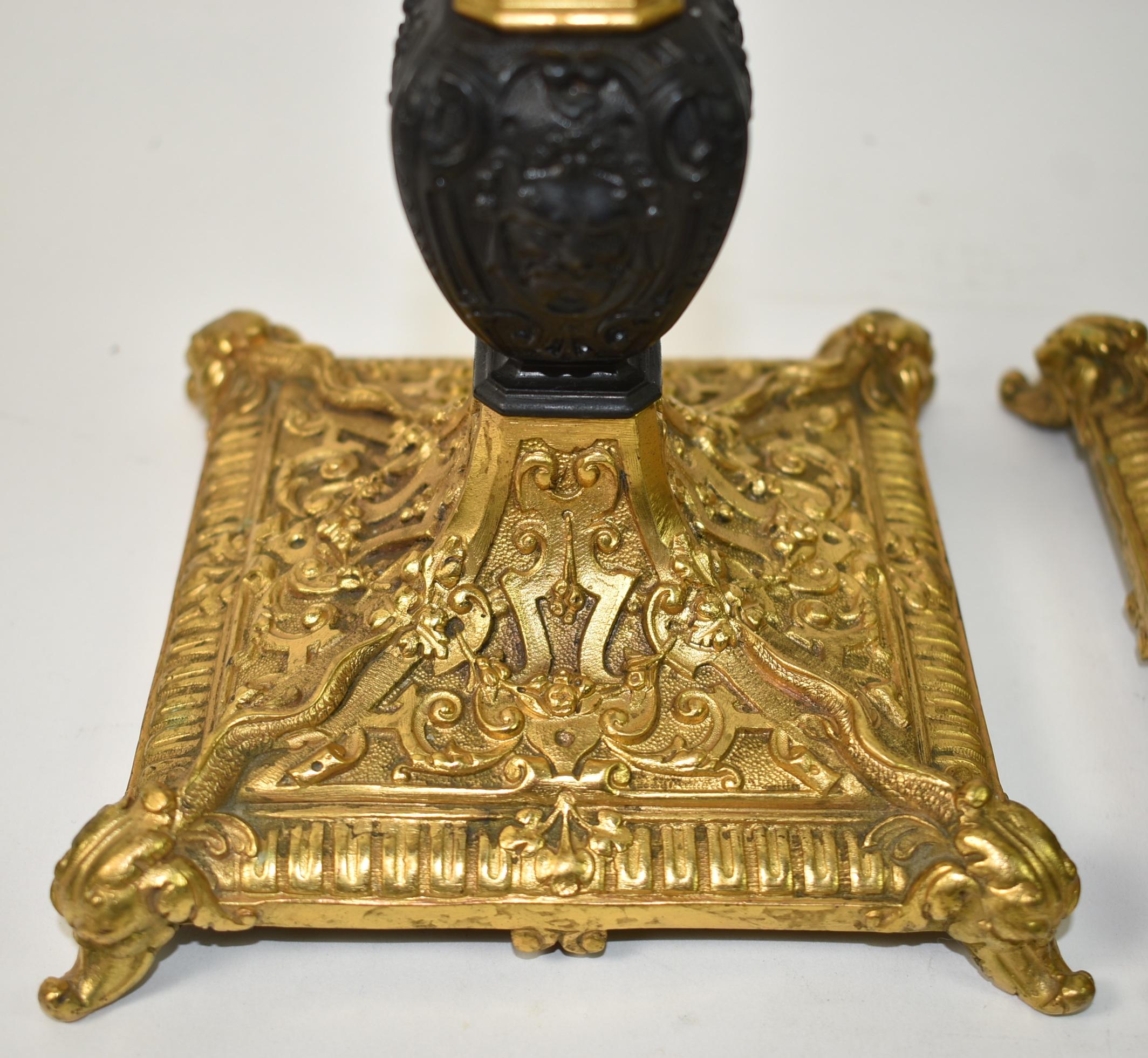 Paar französische Empire-Kerzenständer aus Bronze im Zustand „Gut“ im Angebot in Toledo, OH