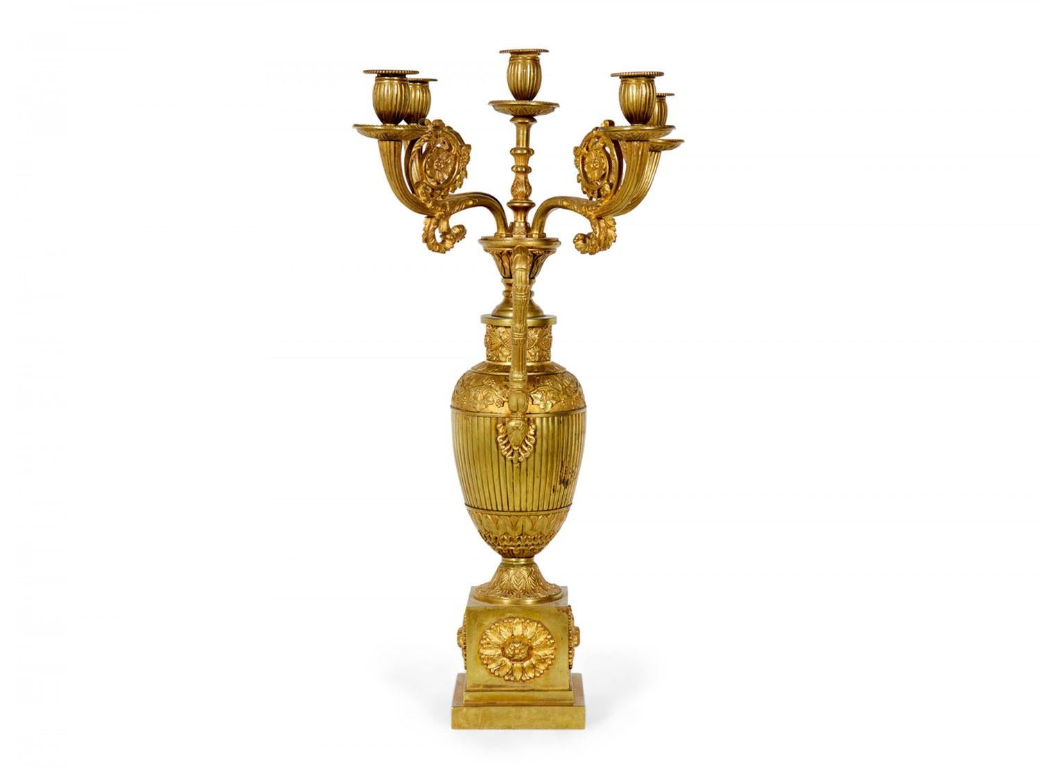 Stile impero Pair of French Empire Bronze Dore Urn Candelabras in vendita