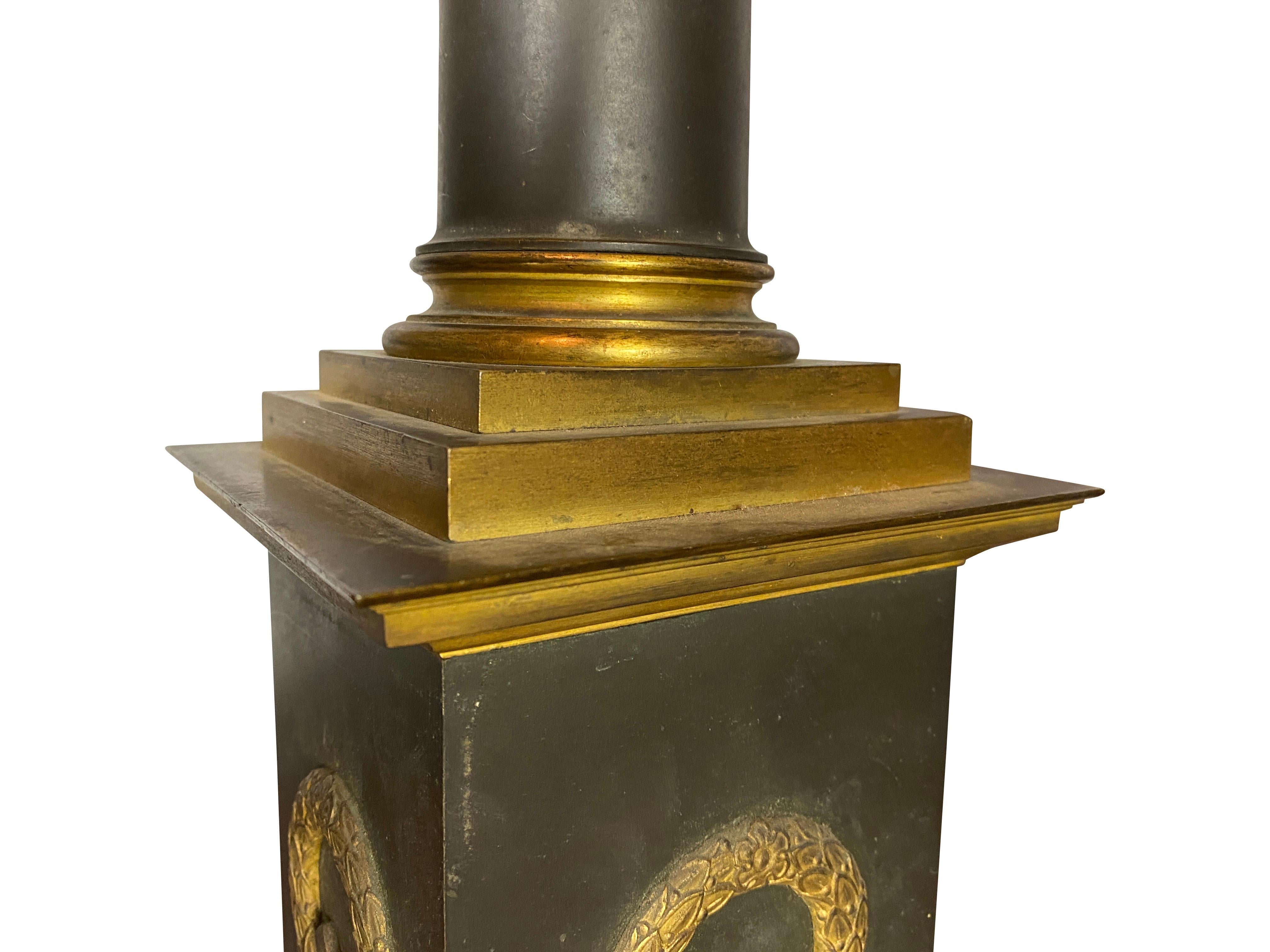Paar französische Empire-Tischlampen aus Bronze 4