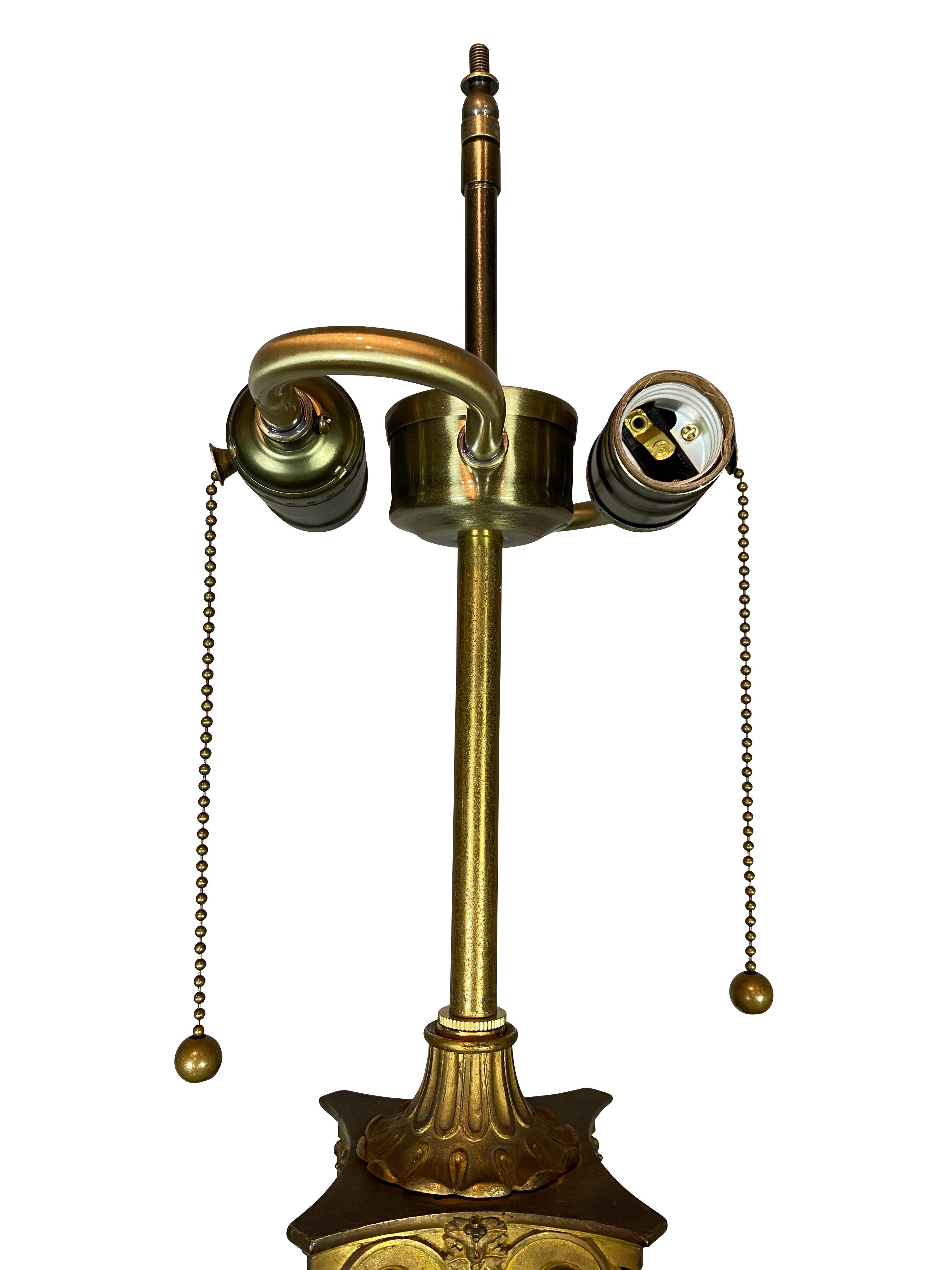 Paar französische Empire-Tischlampen aus Bronze (Frühes 19. Jahrhundert)