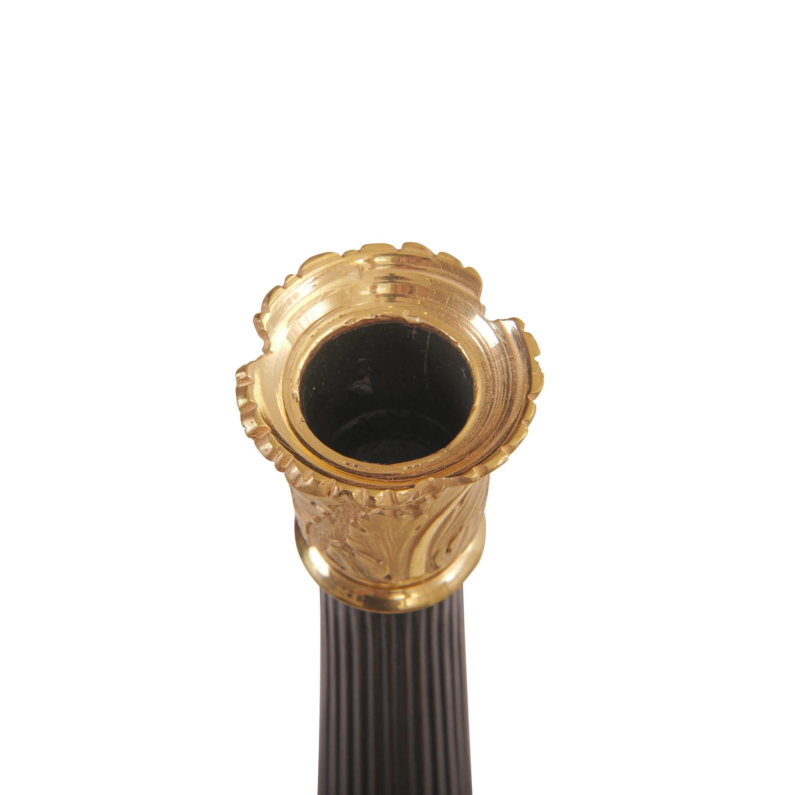 Dorato Coppia di candelabri impero francesi bronzo 1810 in vendita
