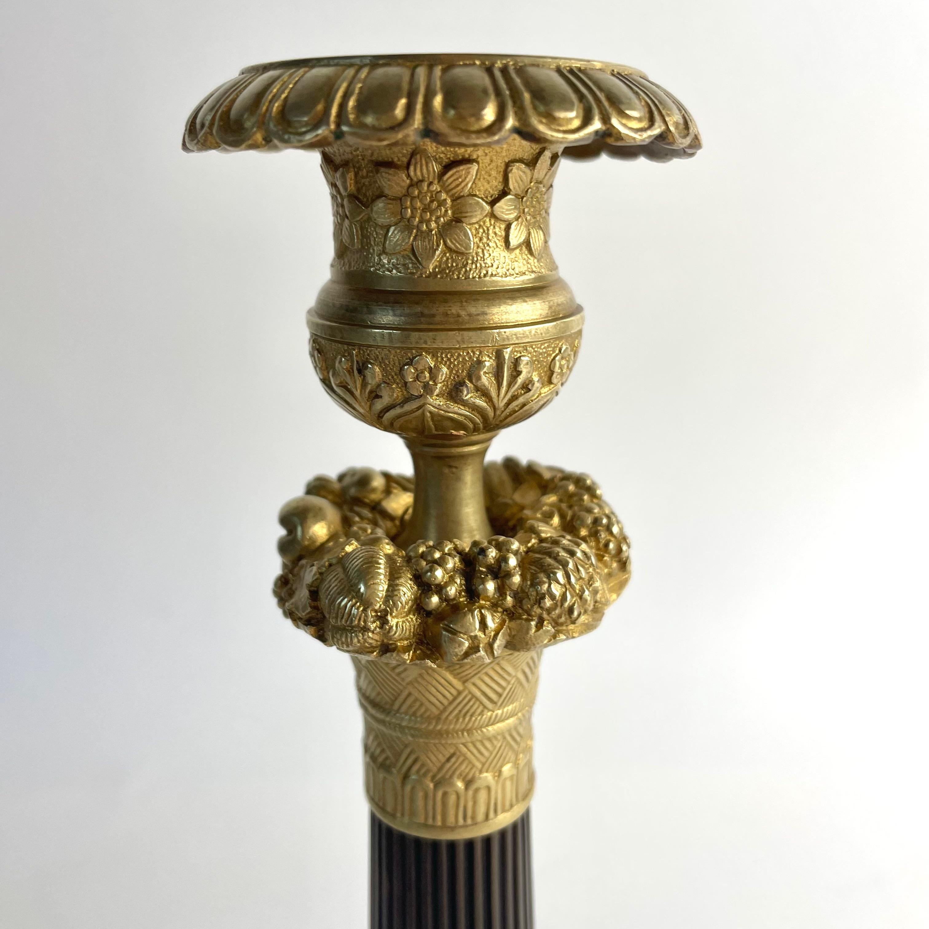 Pair of French Empire Candlesticks in Gilt and Patinated Bronze, circa 1820 For Sale 3