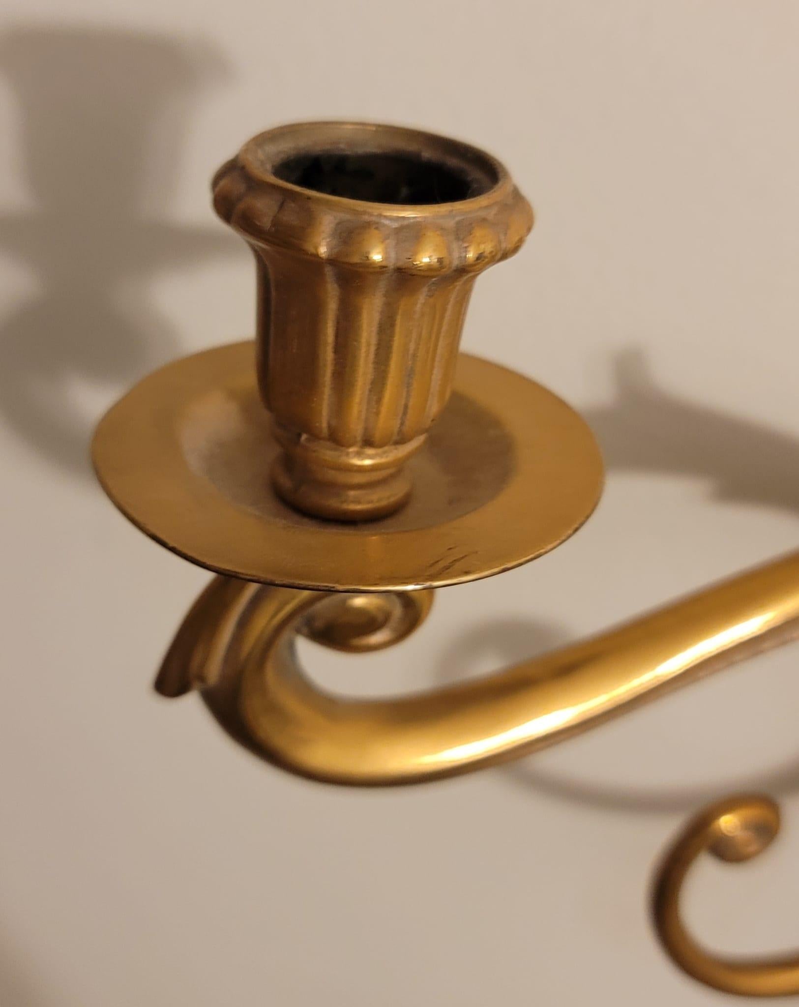 Paire d'appliques à bougie de style Empire français en bronze doré à feuilles ébénisées en vente 2