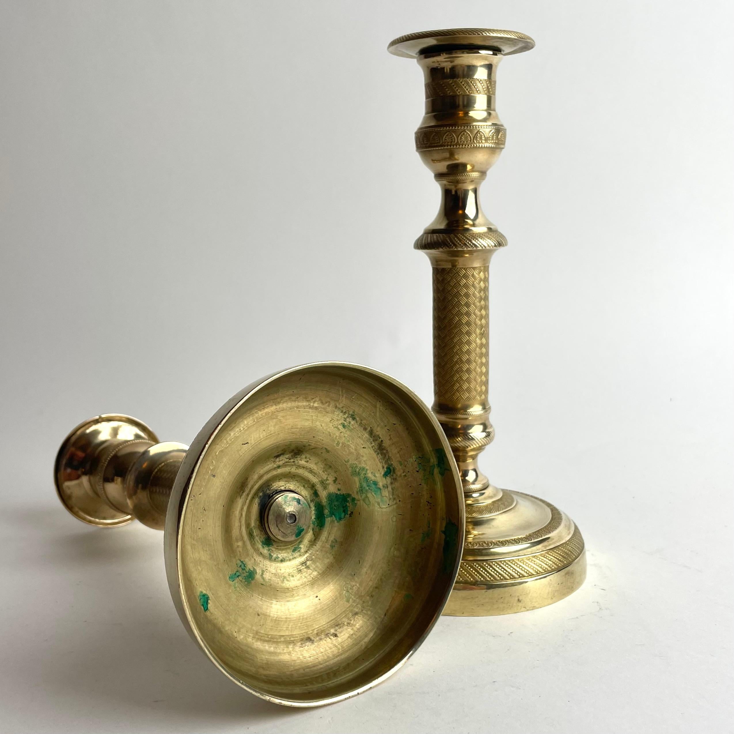 Pair of French Empire Gilt Bronze Candlesticks, 1820s in vendita 1