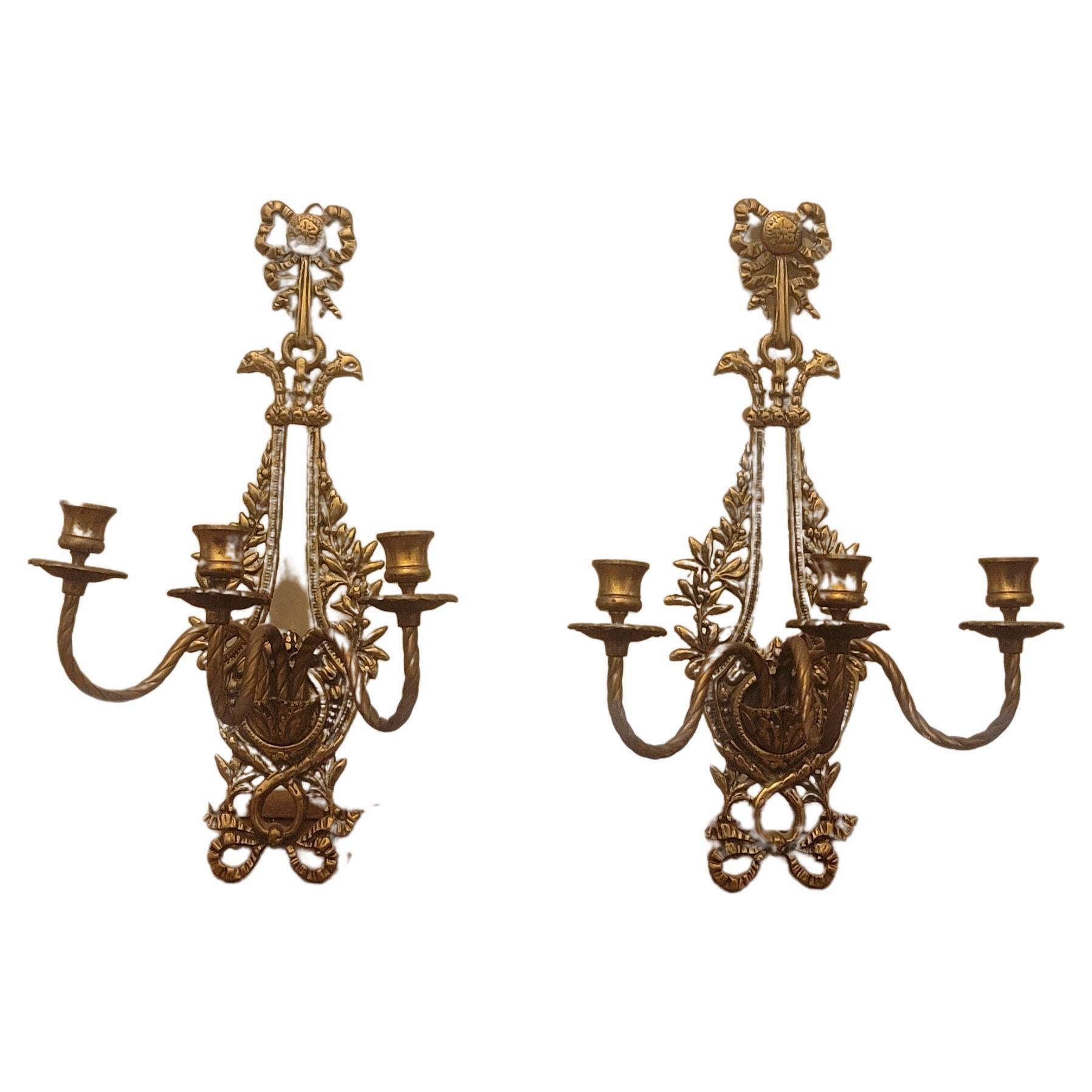 Coppia di candelabri a 3 bracci in bronzo dell'Impero francese Luigi XV, 1910 circa