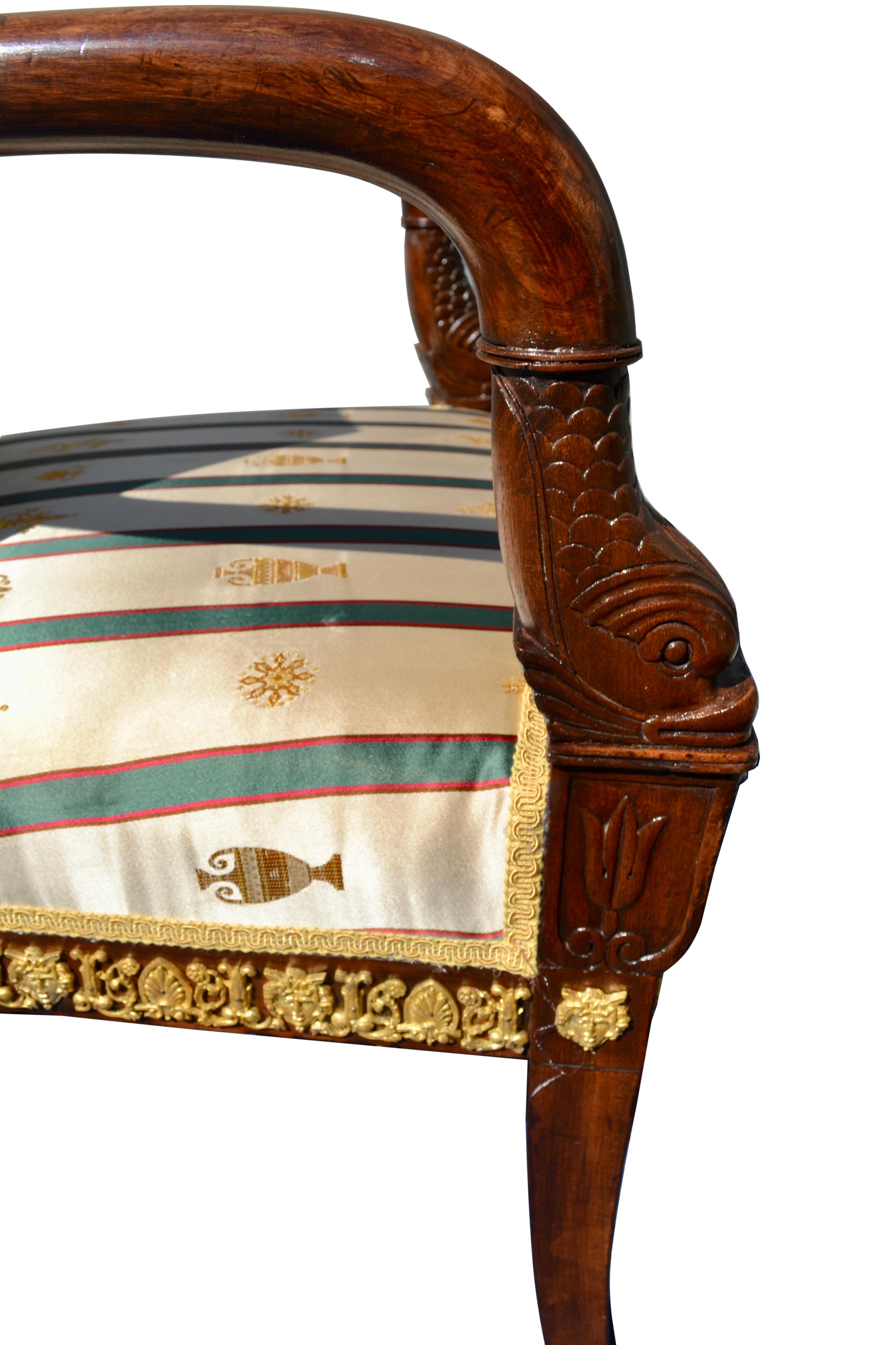 Coppia di poltrone impero francesi in mogano e bronzo dorato in vendita 1