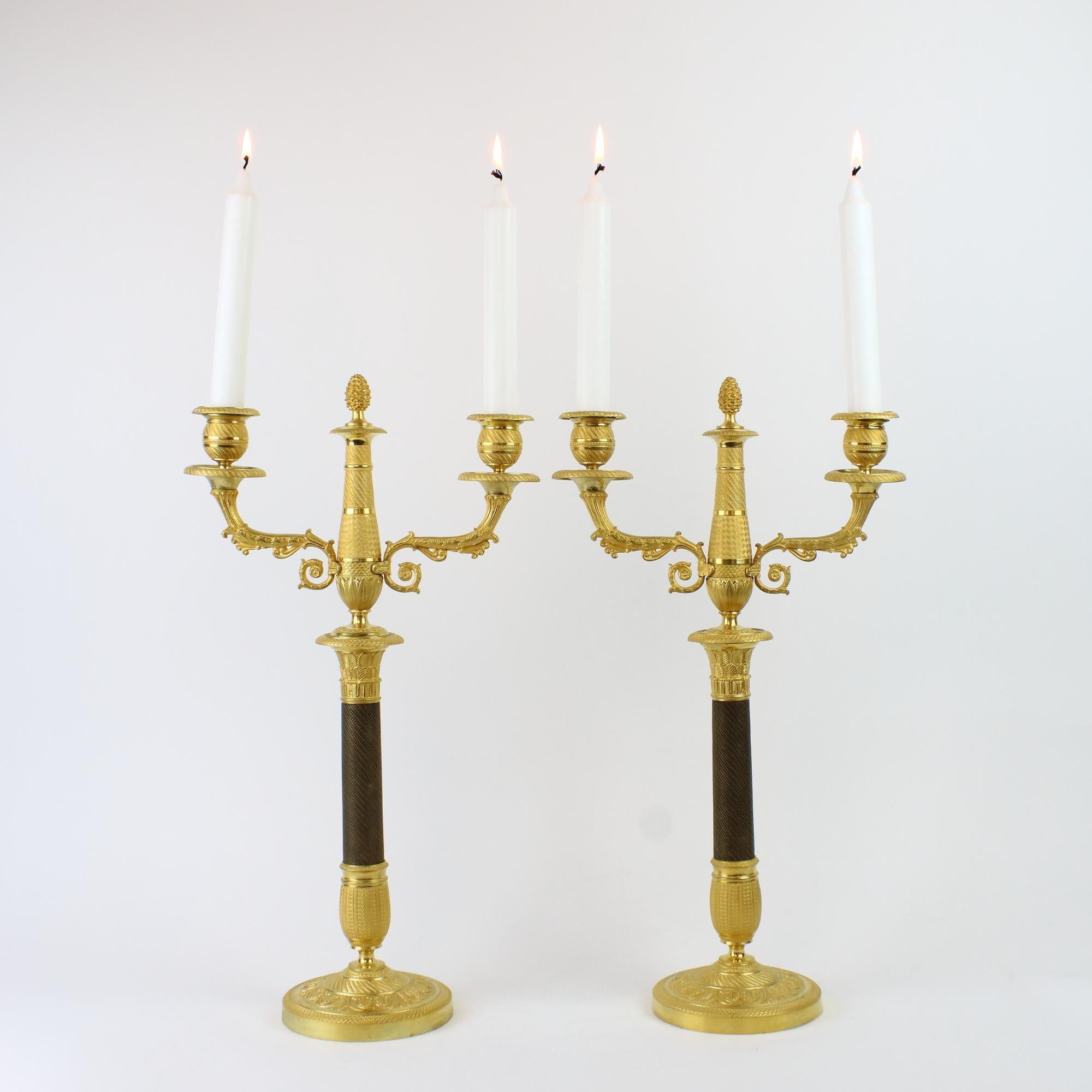 Pair of French Empire One-/Two-Light Patinated and Gilt Bronze Candelabra In Good Condition In Berlin, DE