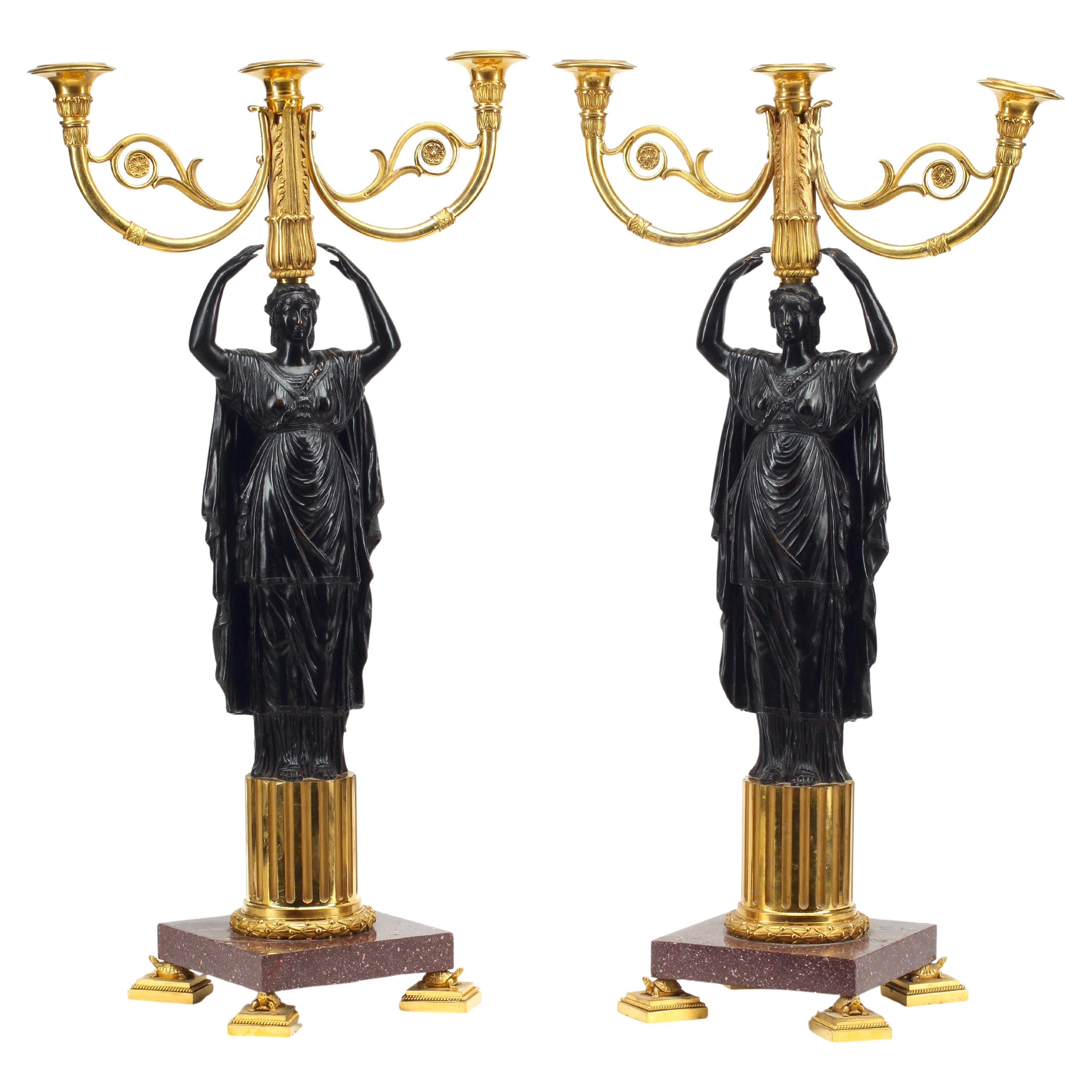 Paire de candélabres Empire français en bronze patiné et doré, 19ème siècle