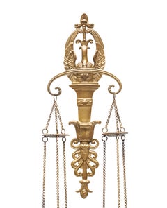 Paar französische Empire-Kerzenleuchter aus Messing