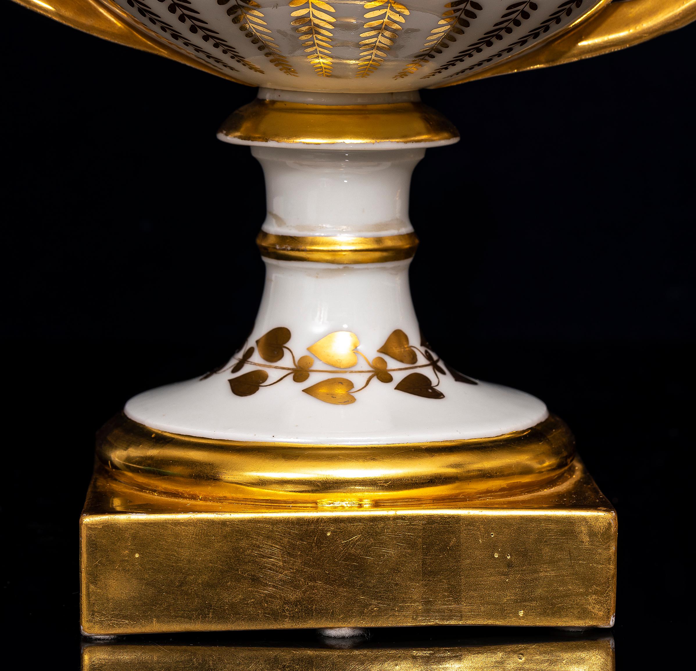 Paire de vases en porcelaine Locre de style néo-égyptien d'époque Empire français en vente 10