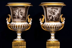 Paire de vases en porcelaine Locre de style néo-égyptien d'époque Empire français