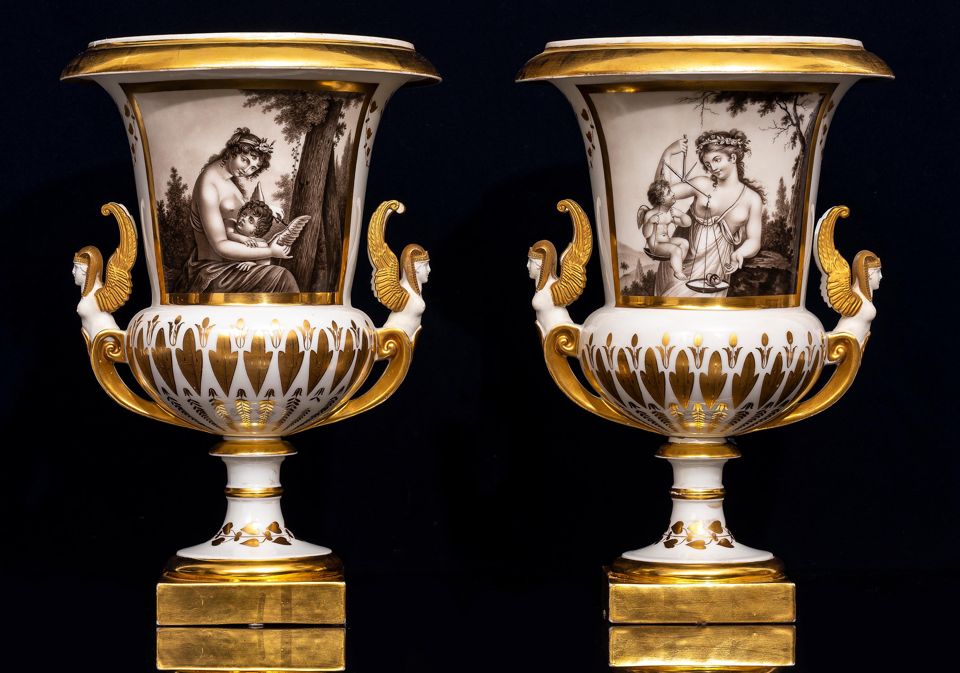 Néo-égyptien Paire de vases en porcelaine Locre de style néo-égyptien d'époque Empire français en vente