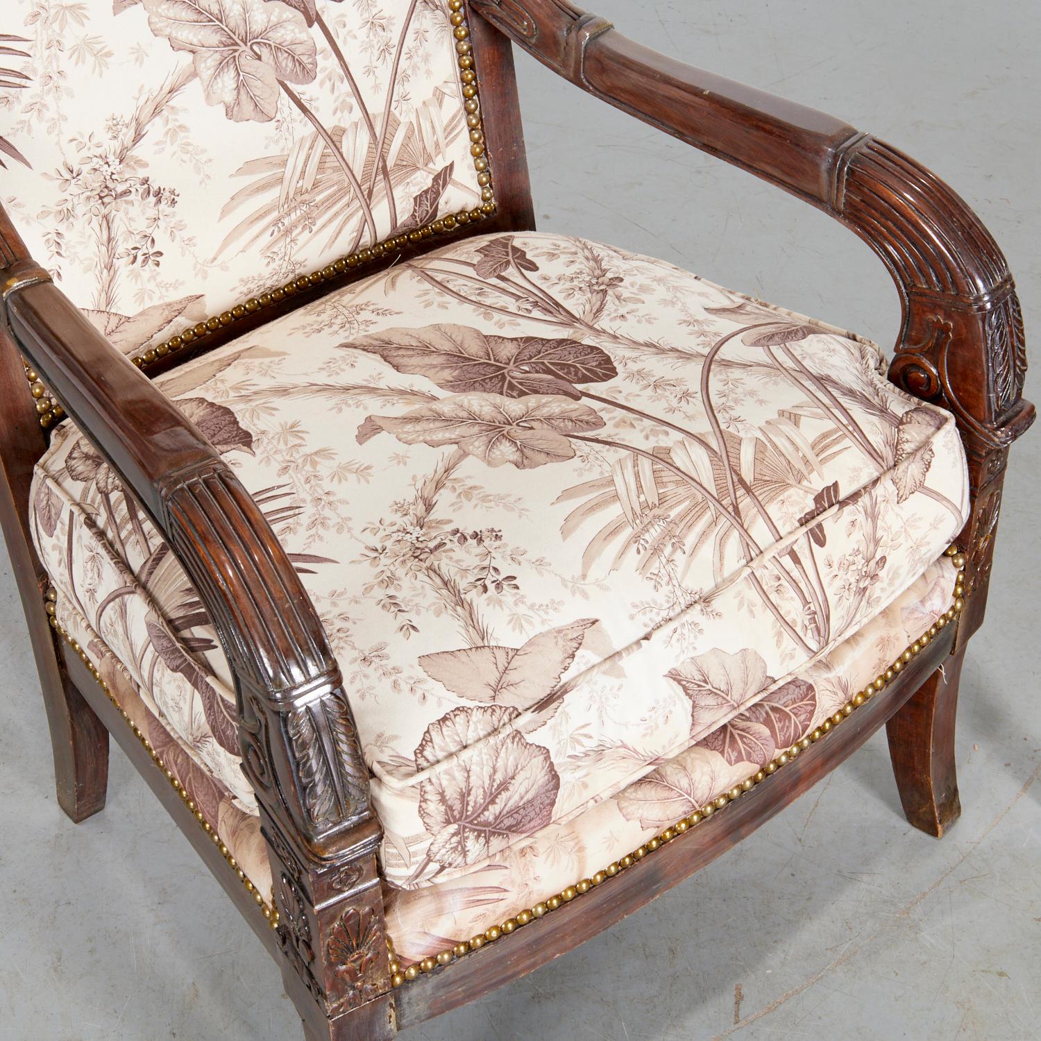 Paar französische Fauteuils aus der Empire-Zeit mit Vintage-Polsterung,  Anfang 19. Jh. (Französisch) im Angebot