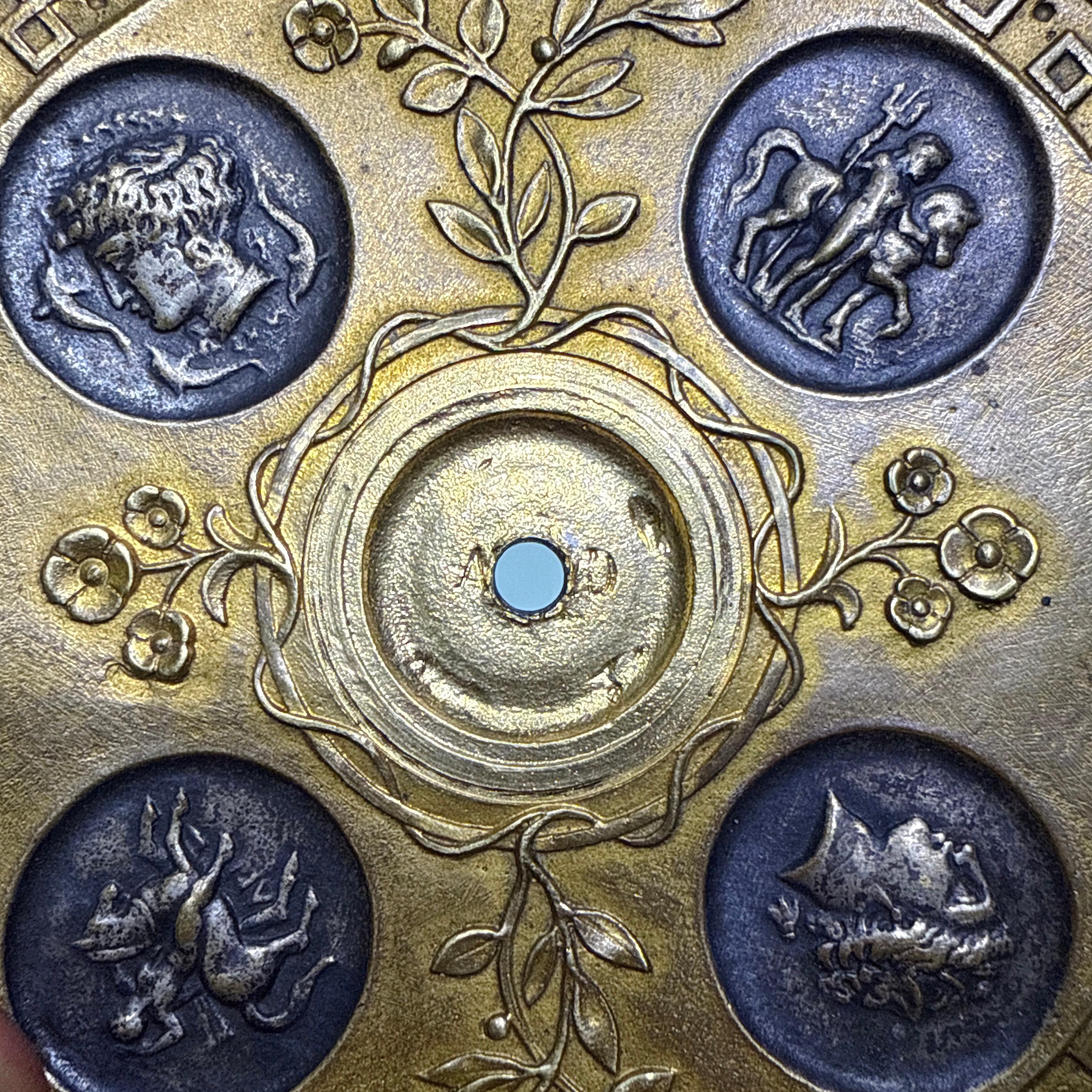 Pareja de candelabros de bronce dorado y patinado de renacimiento imperio francés Francés en venta