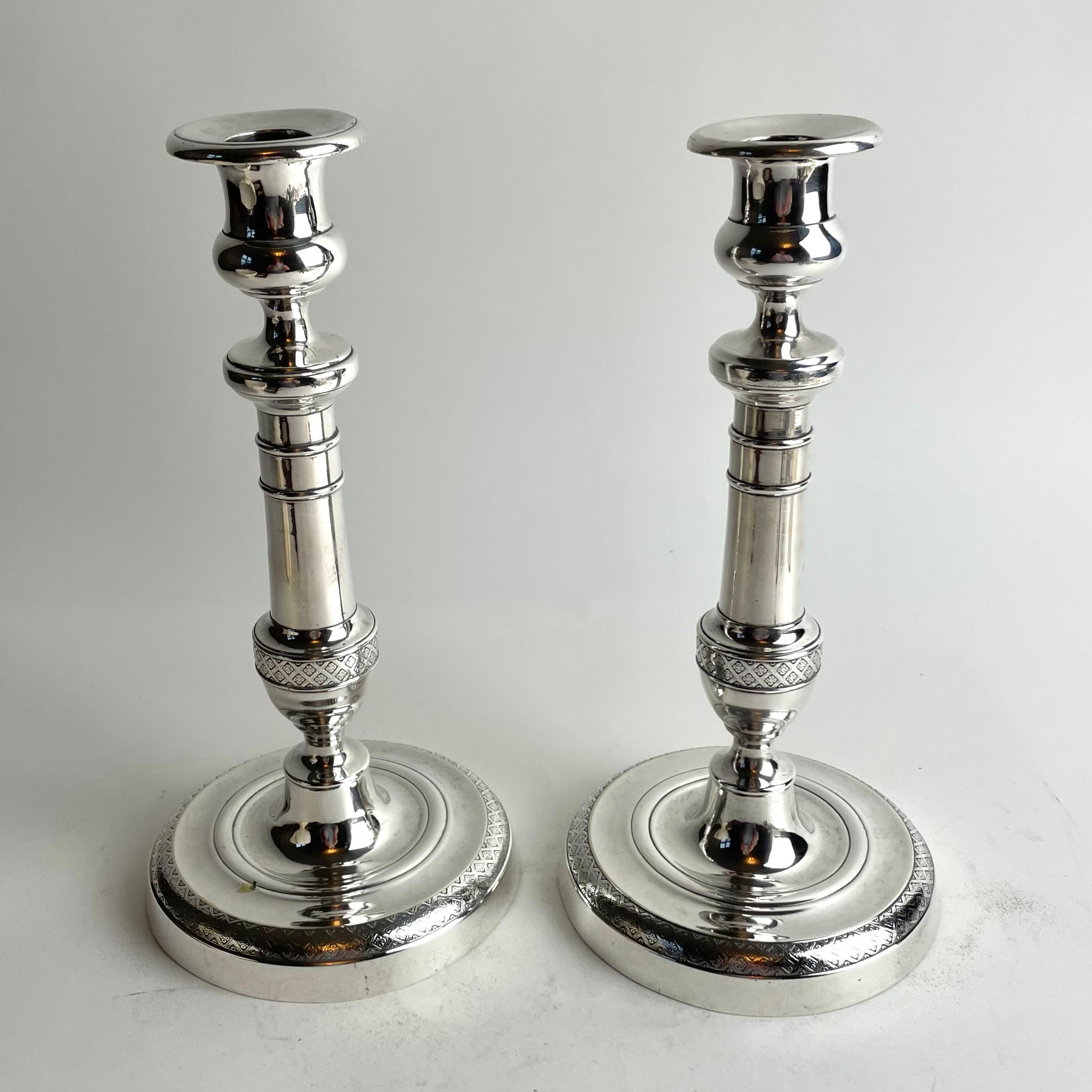 Stile impero Coppia di candelabri francesi in bronzo argentato stile Impero, anni '20 del XIX secolo in vendita