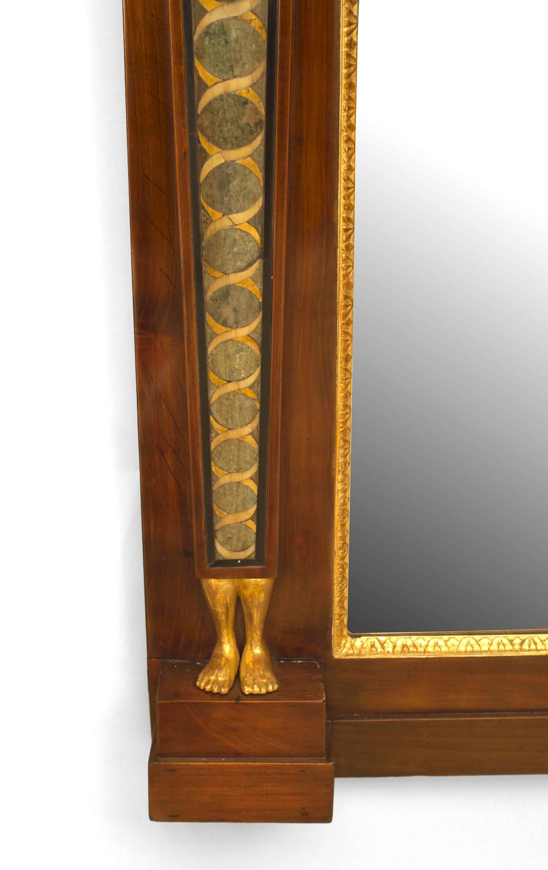 XIXe siècle Paire de miroirs muraux de style Empire français avec sphinx en acajou en vente