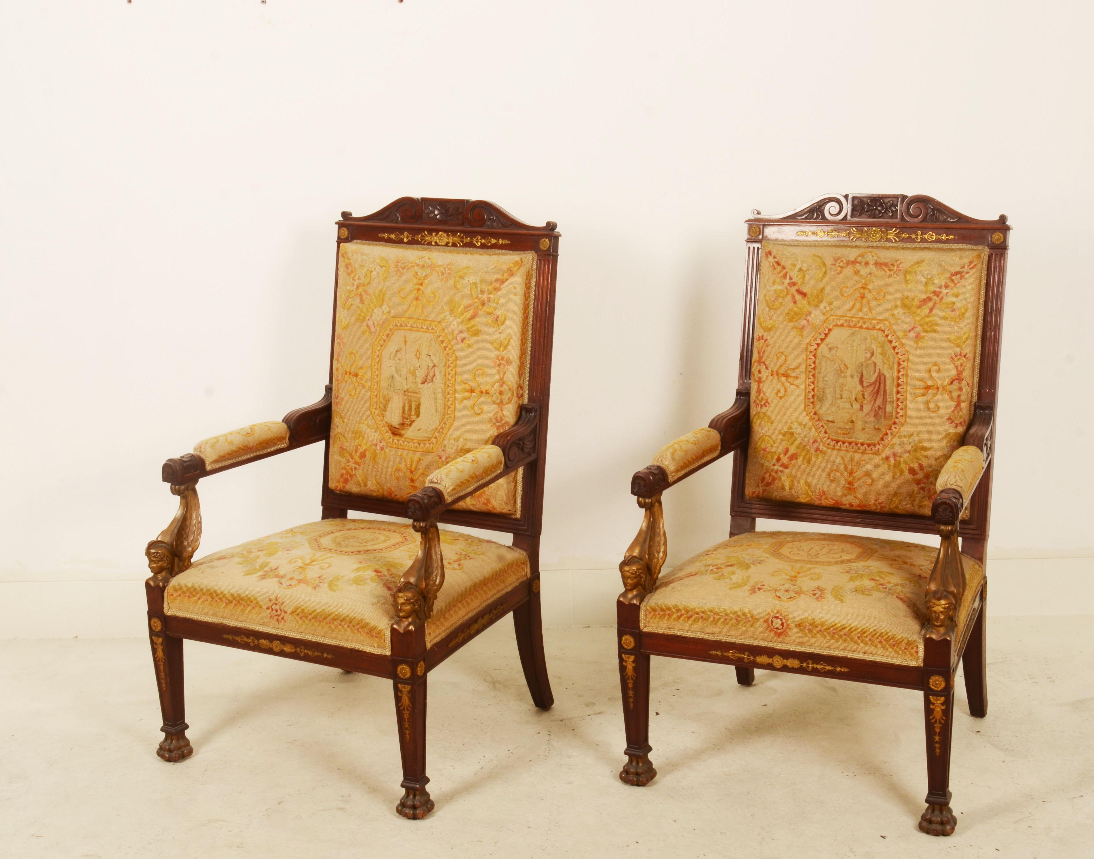 Walnut frame with a tapestry manufactures about 1870 in France, carved with acanthus leaves and palmettes and painted with gold, the armrests supported by gilt griffins  partialy painted gold, with original unrestored upholstery. Some traces of