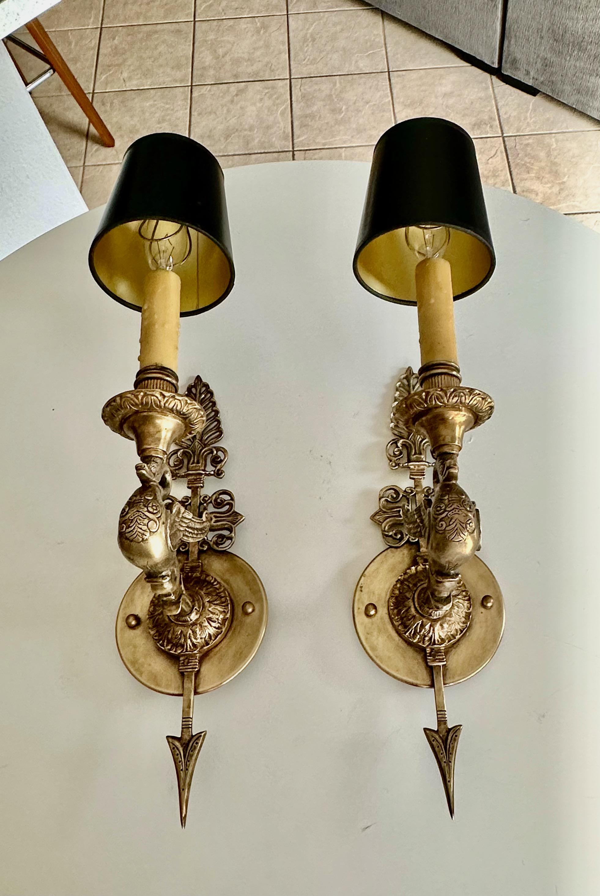 Français Pair of French Empire Style Arrow Swan Wall Sconces en vente