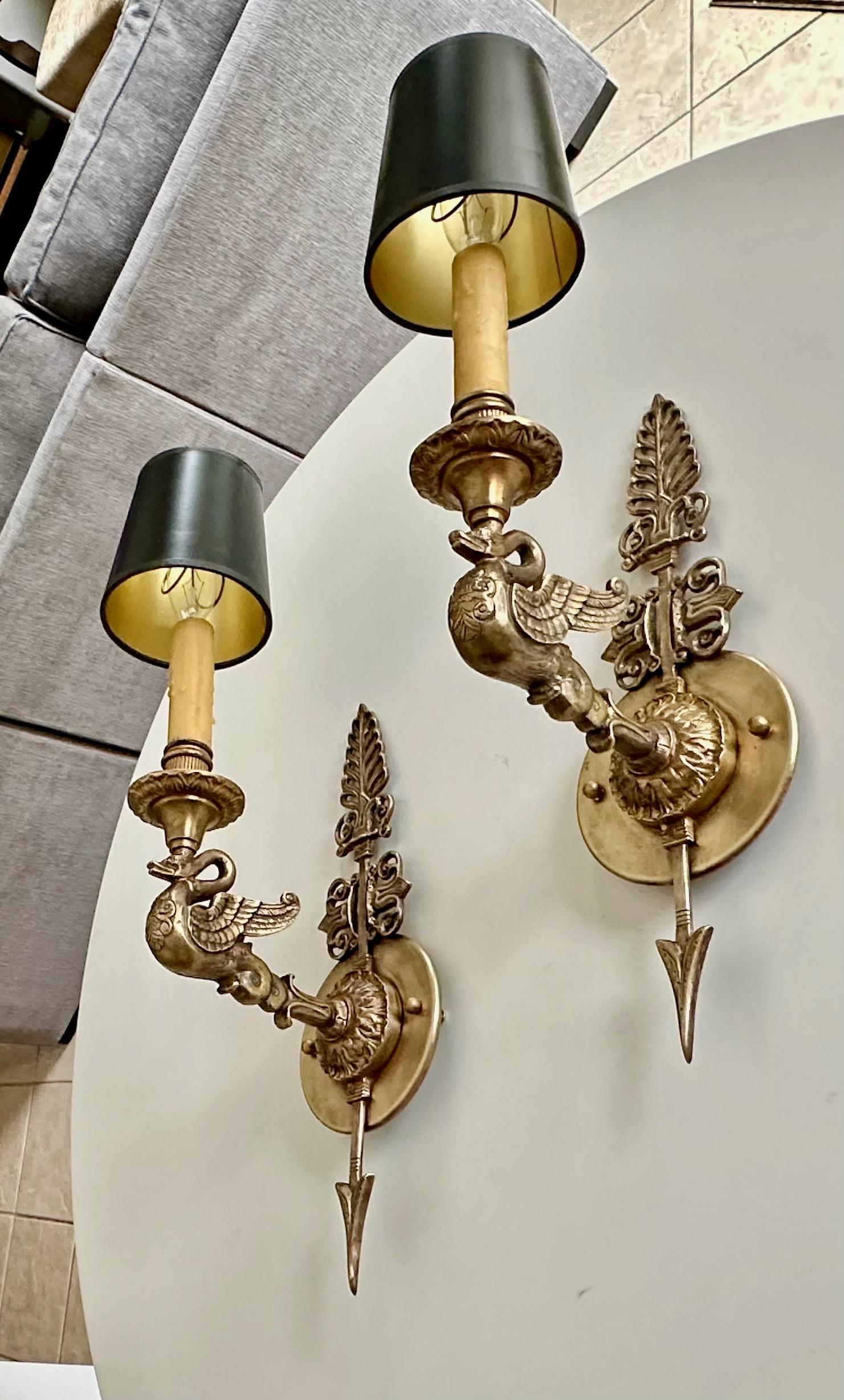Pair of French Empire Style Arrow Swan Wall Sconces Bon état - En vente à Palm Springs, CA