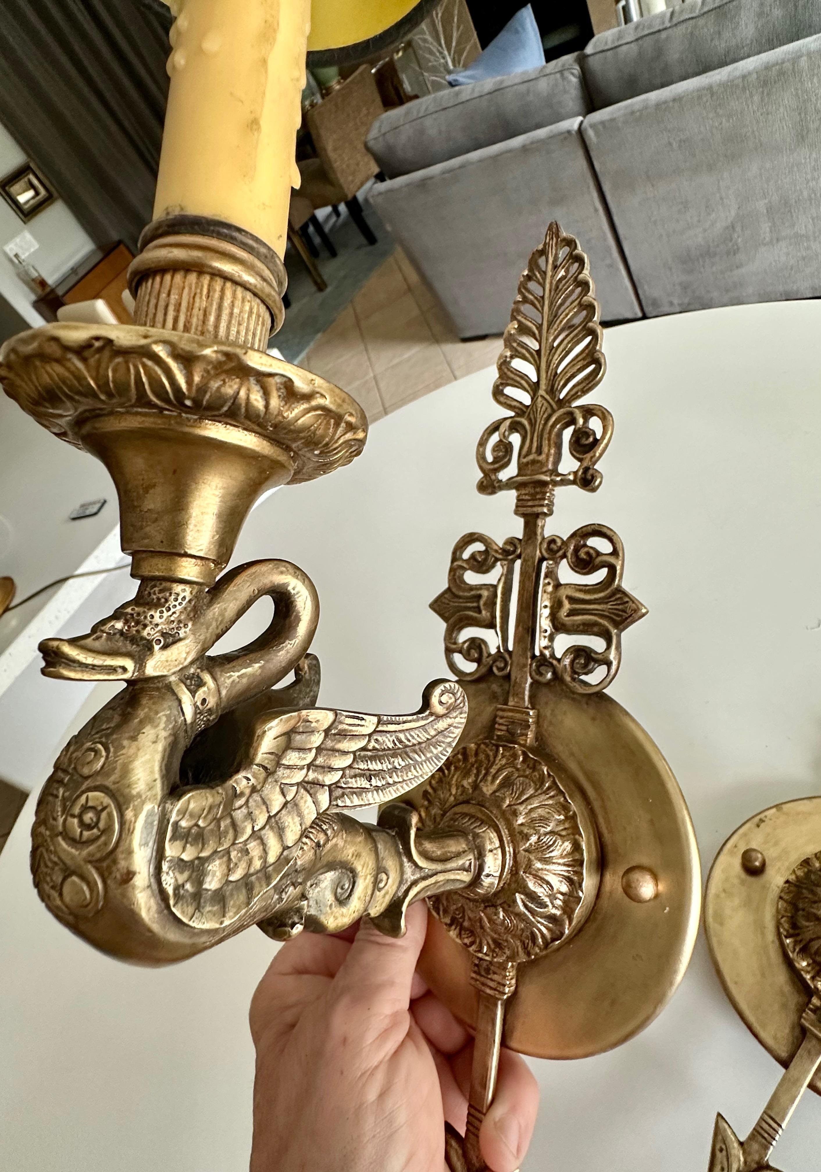 Pair of French Empire Style Arrow Swan Wall Sconces en vente 1