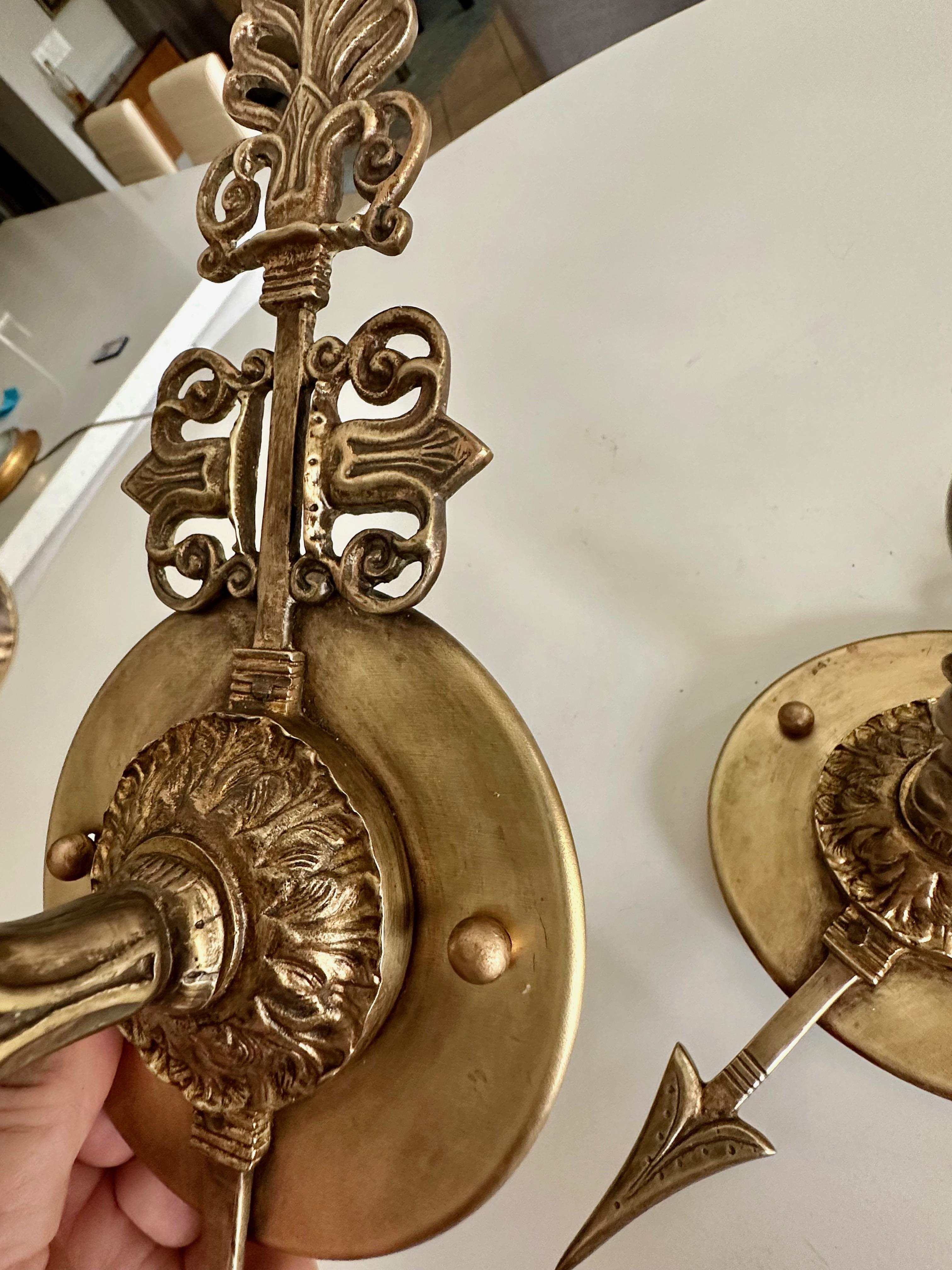 Pair of French Empire Style Arrow Swan Wall Sconces en vente 3