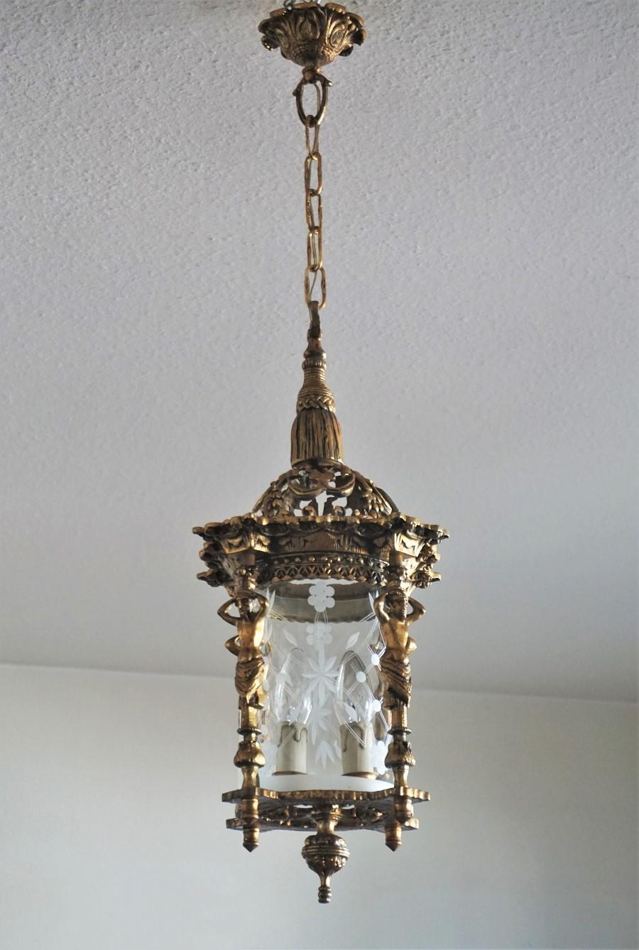 Pair of French Empire Style Gilt Bronze Cut Glass Two-Light Lanterns Chandeliers In Good Condition In Frankfurt am Main, DE