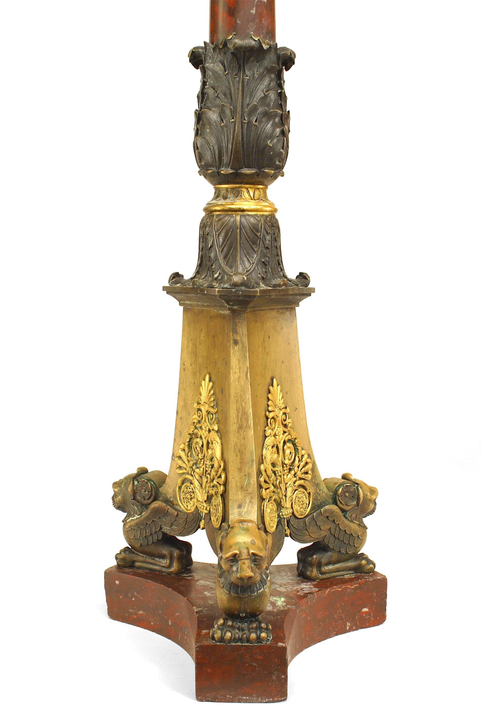 Pareja de Candelabros Imperio Francés de Bronce y Mármol Rojo siglo XIX en venta