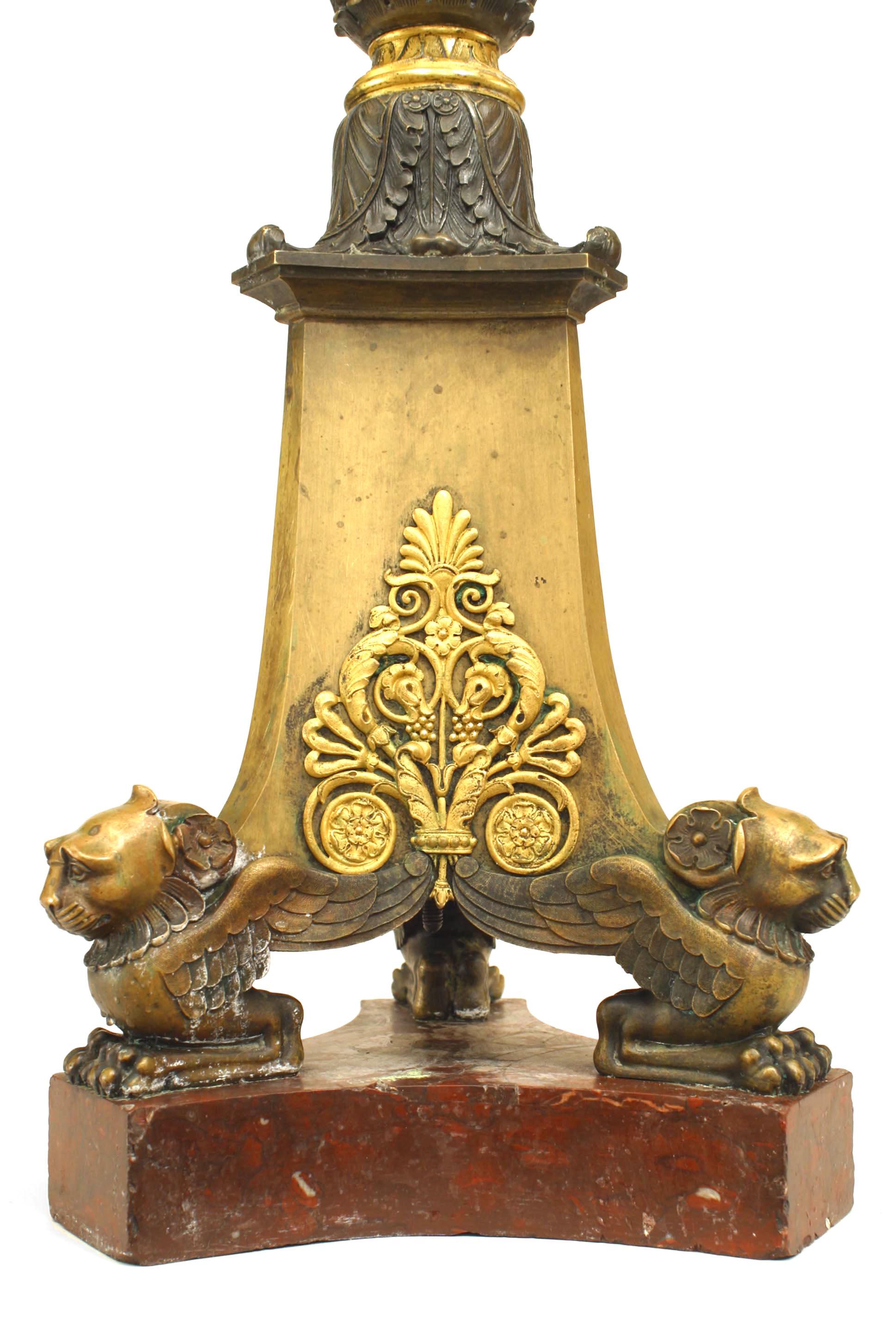 Pareja de Candelabros Imperio Francés de Bronce y Mármol Rojo en venta 1