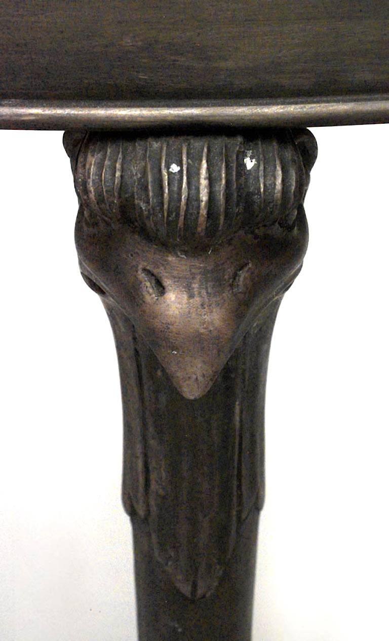 Paire de tables rondes en bronze de style Empire français Gueridon en vente 2