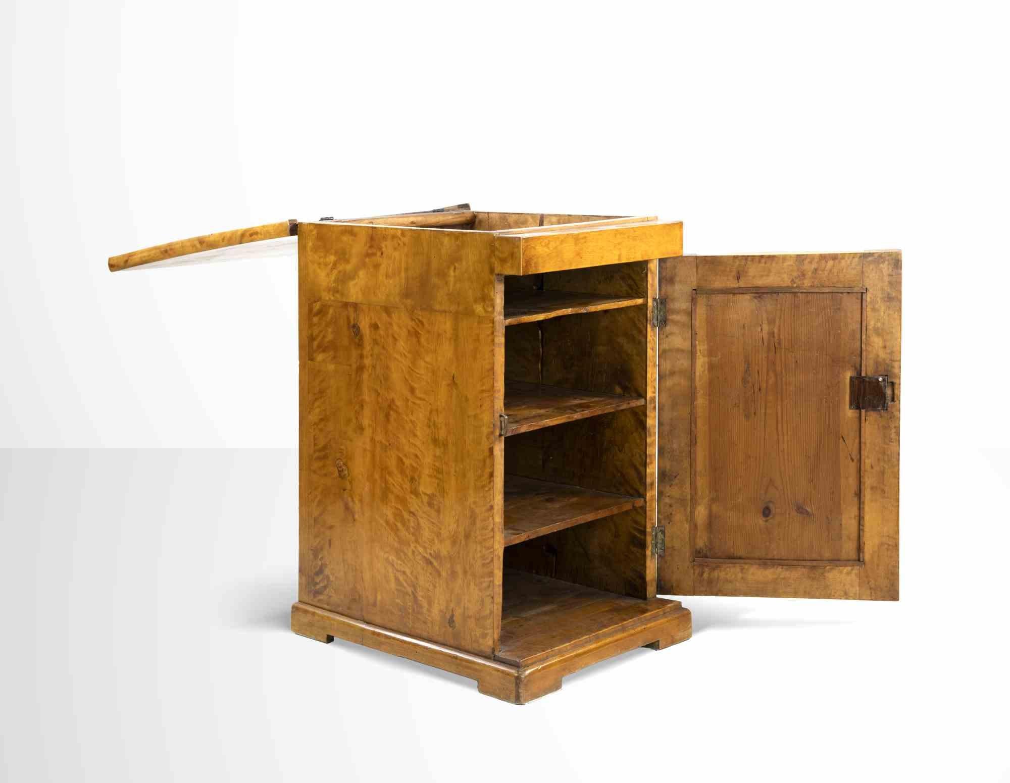 Pair of French Empire Style Walnut Night Tables, Late 19th Century In Good Condition For Sale In Roma, IT