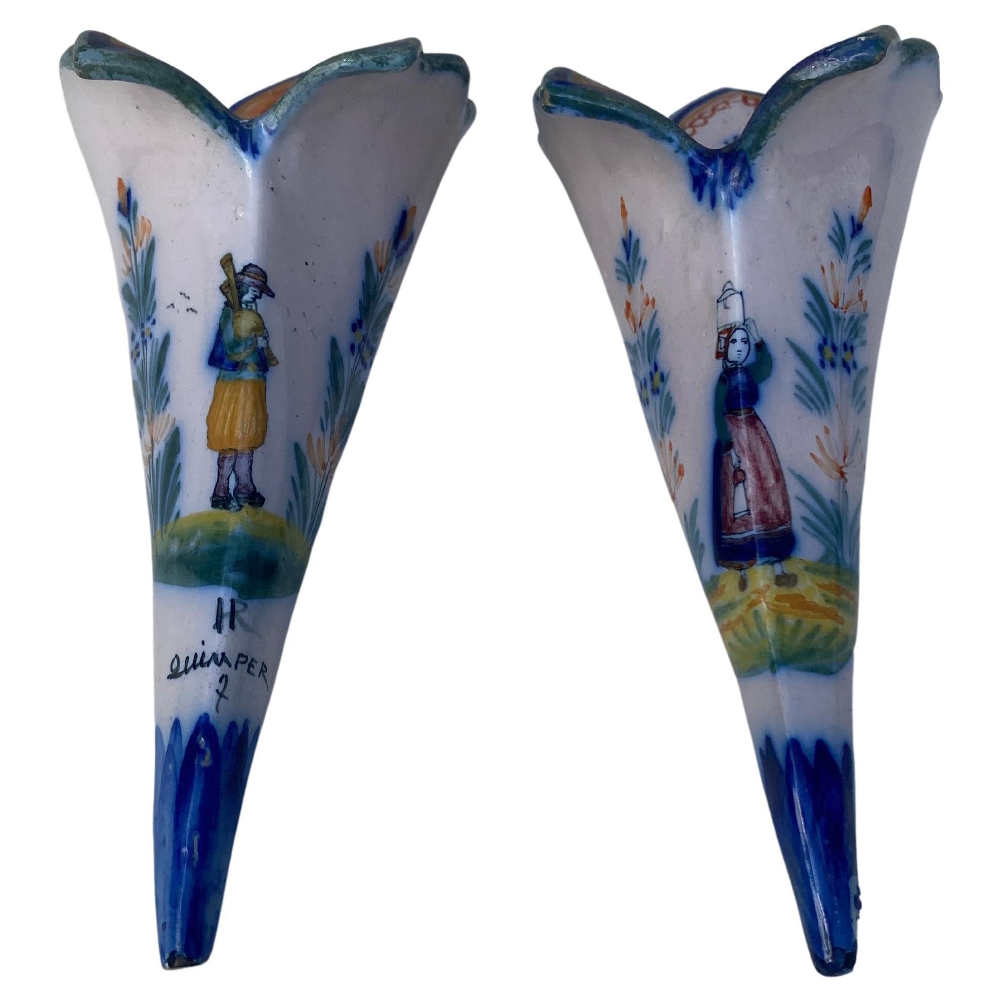 Early 20th Century Pair of French Faience Wall Pocket Henriot Quimper For Sale
