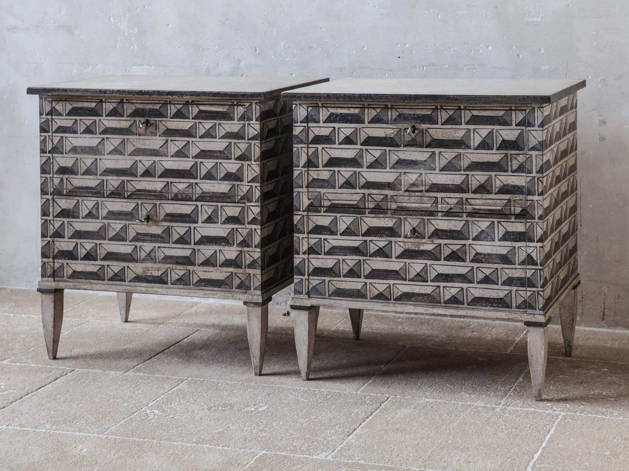 Paire de tables de chevet - tables de nuit en patine grise et crème Bon état - En vente à Baambrugge, NL