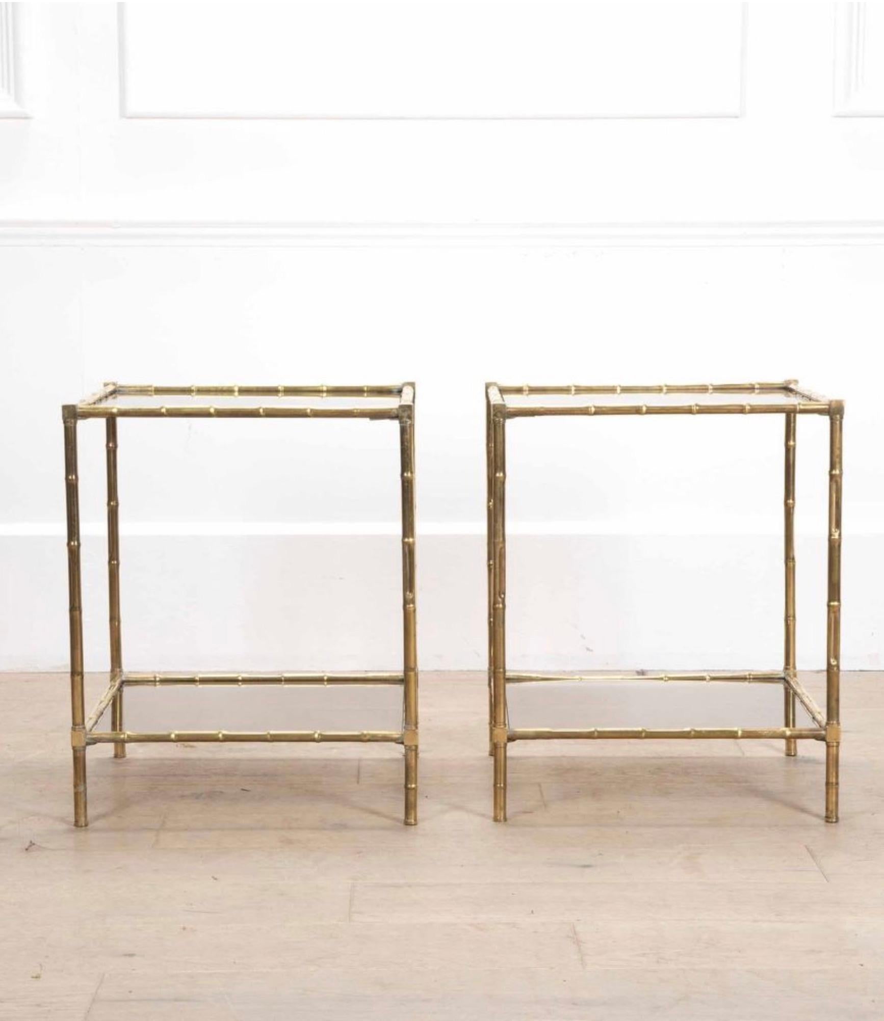 Imitation bambou Paire de tables d'appoint françaises en faux bambou en vente