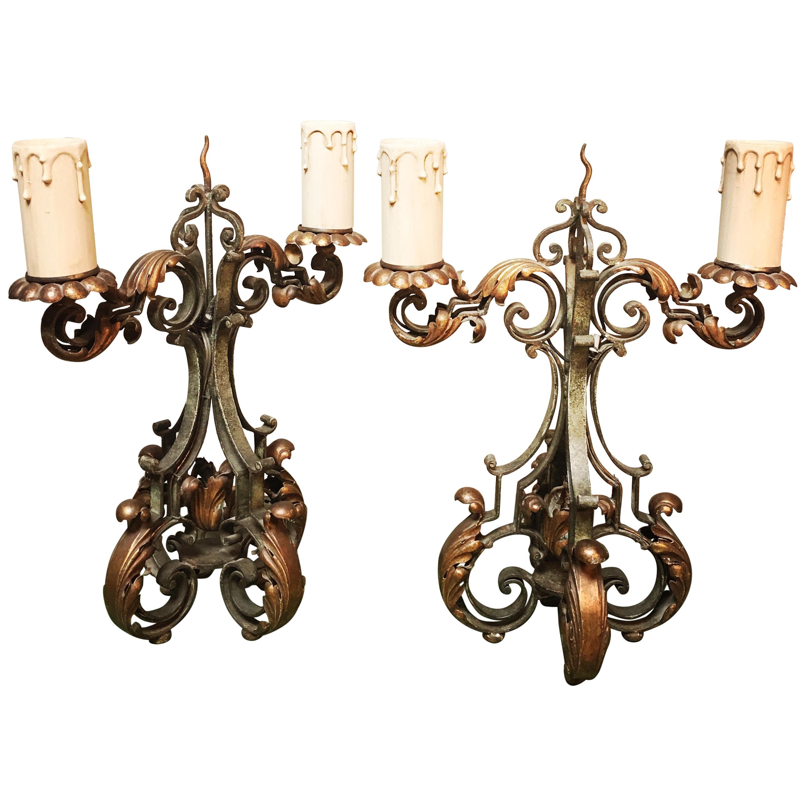 Pareja de candelabros franceses de hierro forjado